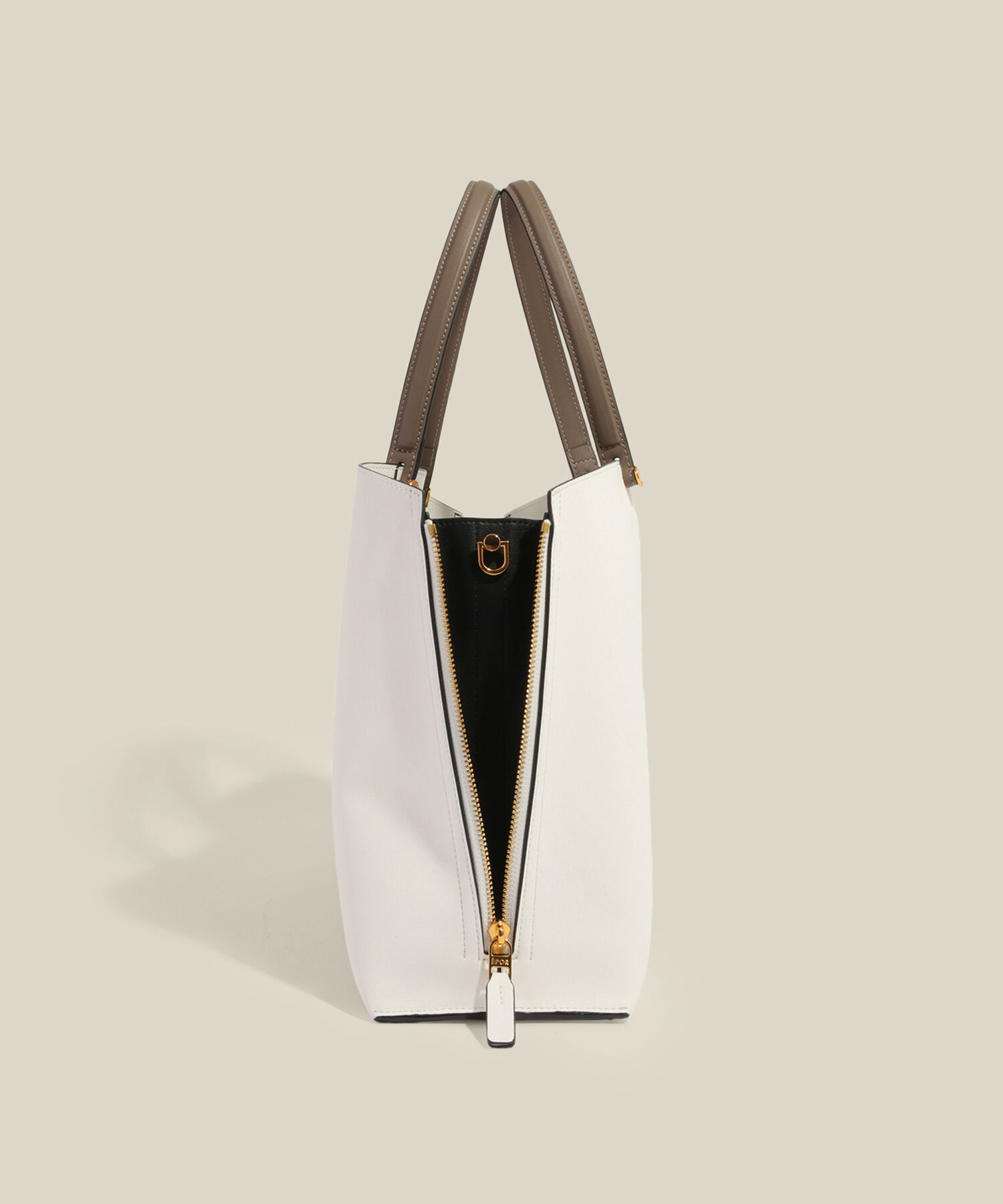 ROPE「【E'POR】Y BAG Medium+【WEB限定/一部店舗限定】【通勤】【A4/PC対応】【25AW】」|ショルダー・メッセンジャー|