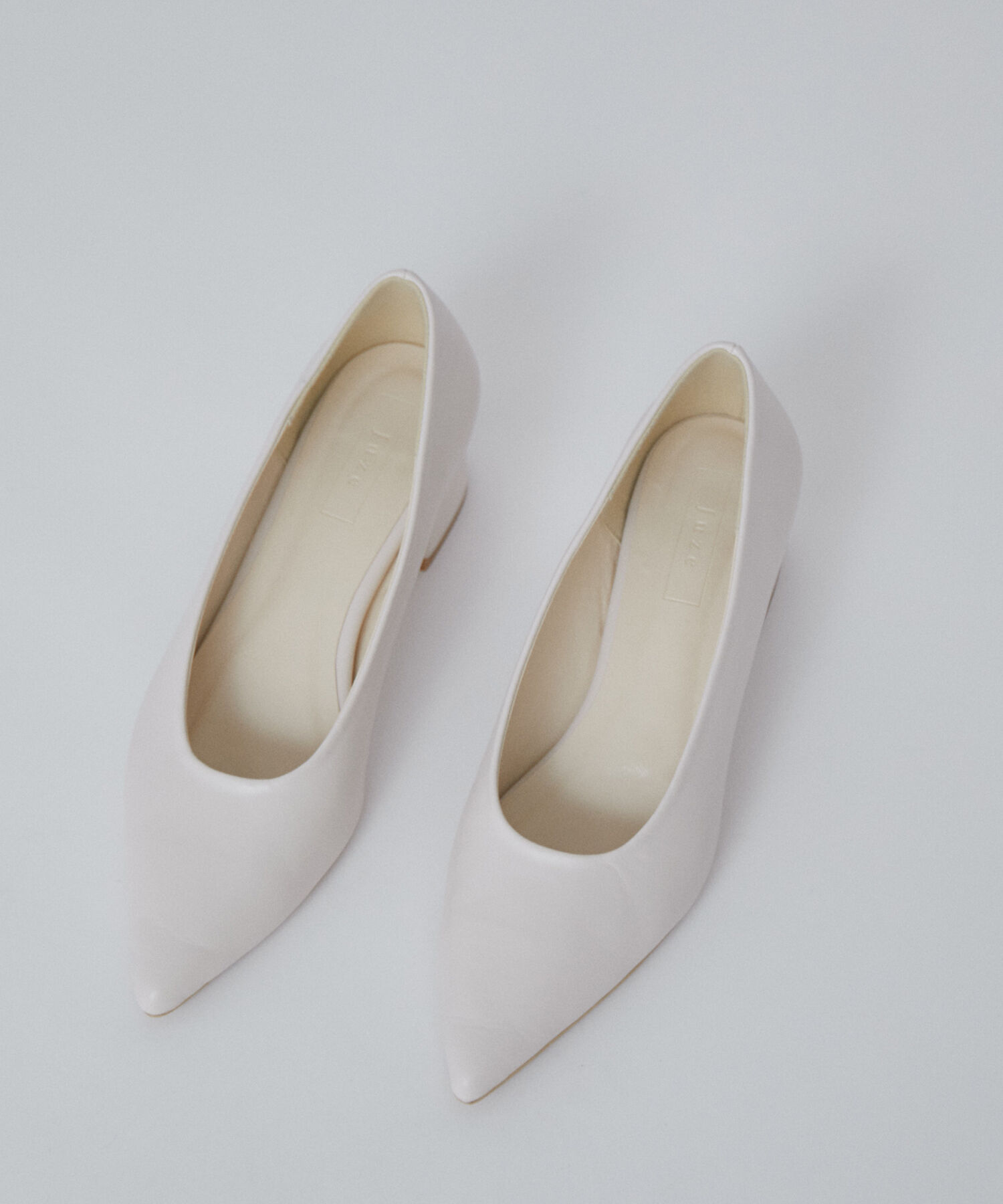 Juze「ポインテッドソフトパンプス」|パンプス|ホワイト系(11)