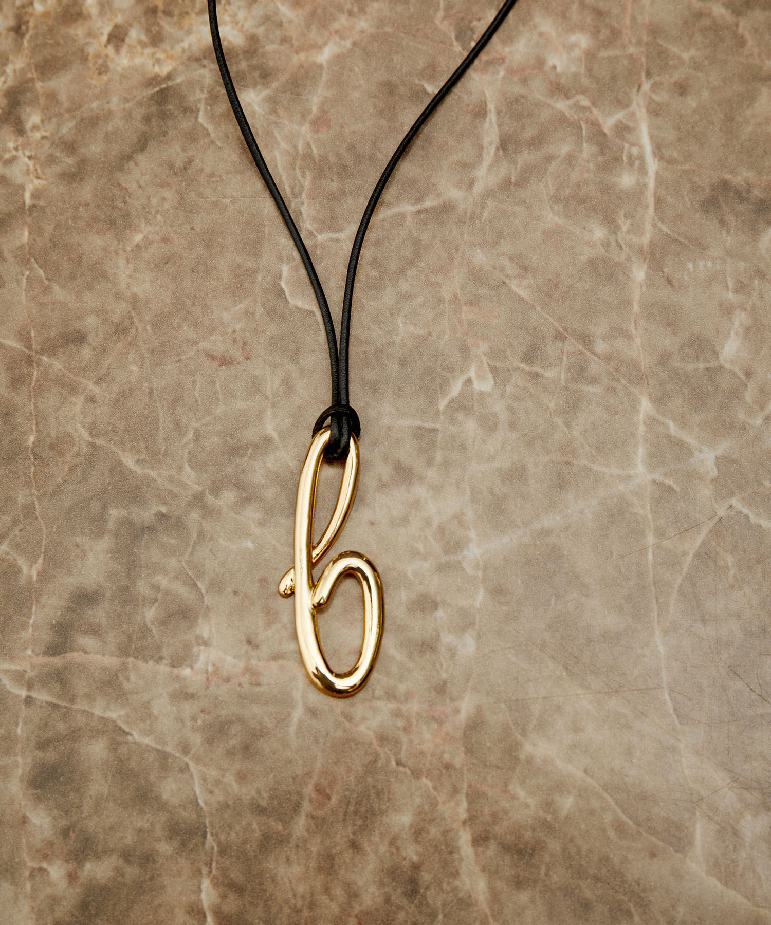 ADAM ET ROPE'「イニシャルネックレス」|ネックレス|ブラック系(02)