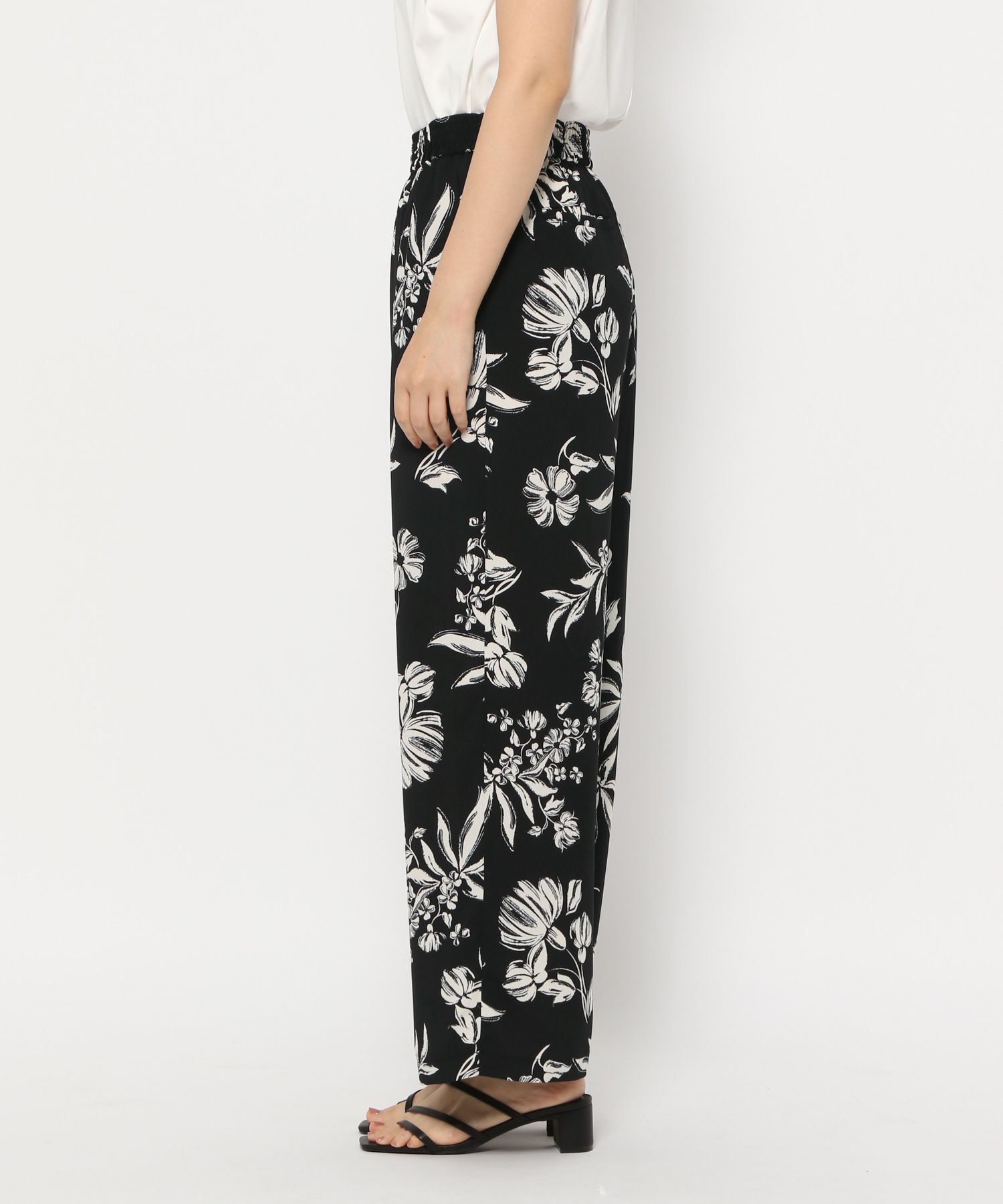 LOWRYS FARM「タックワイドイージーパンツ」|チノ|