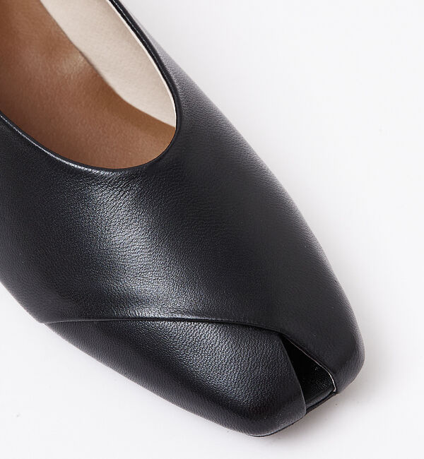 AU BANNISTER「ピープトゥリボンソフトシューズ」|パンプス|