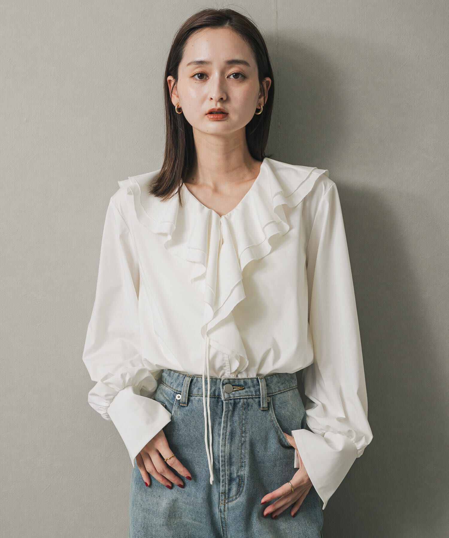 SENSE OF PLACE by URBAN RESEARCH「Vネックラッフルブラウス」|シャツ・ブラウス|