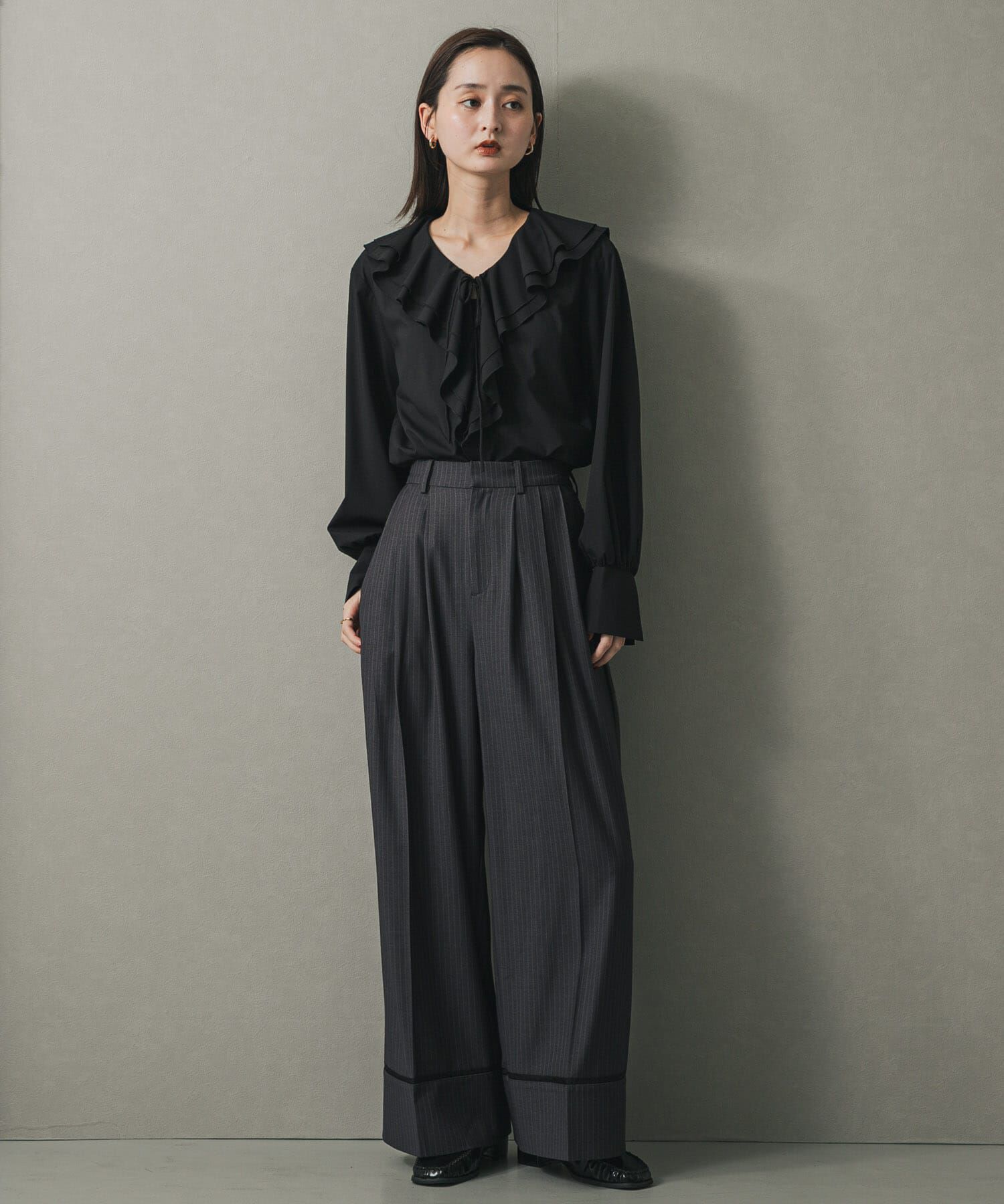 SENSE OF PLACE by URBAN RESEARCH「Vネックラッフルブラウス」|シャツ・ブラウス|