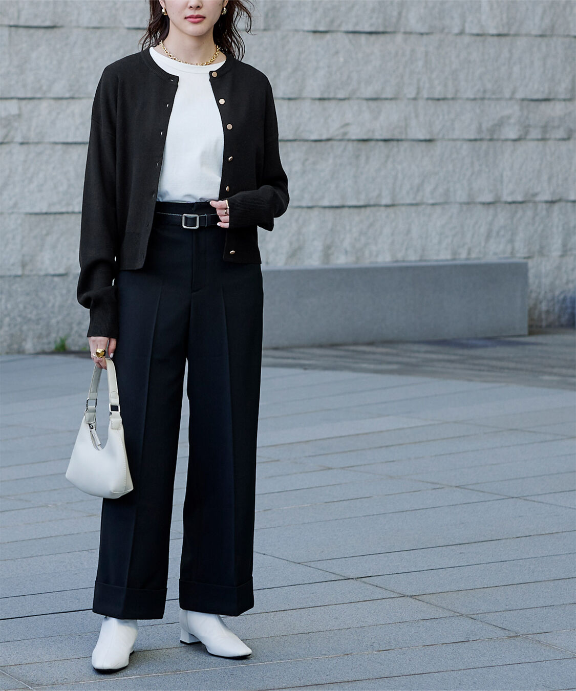 ur's「マット釦クルーネックニットカーディガン」|カーディガン|