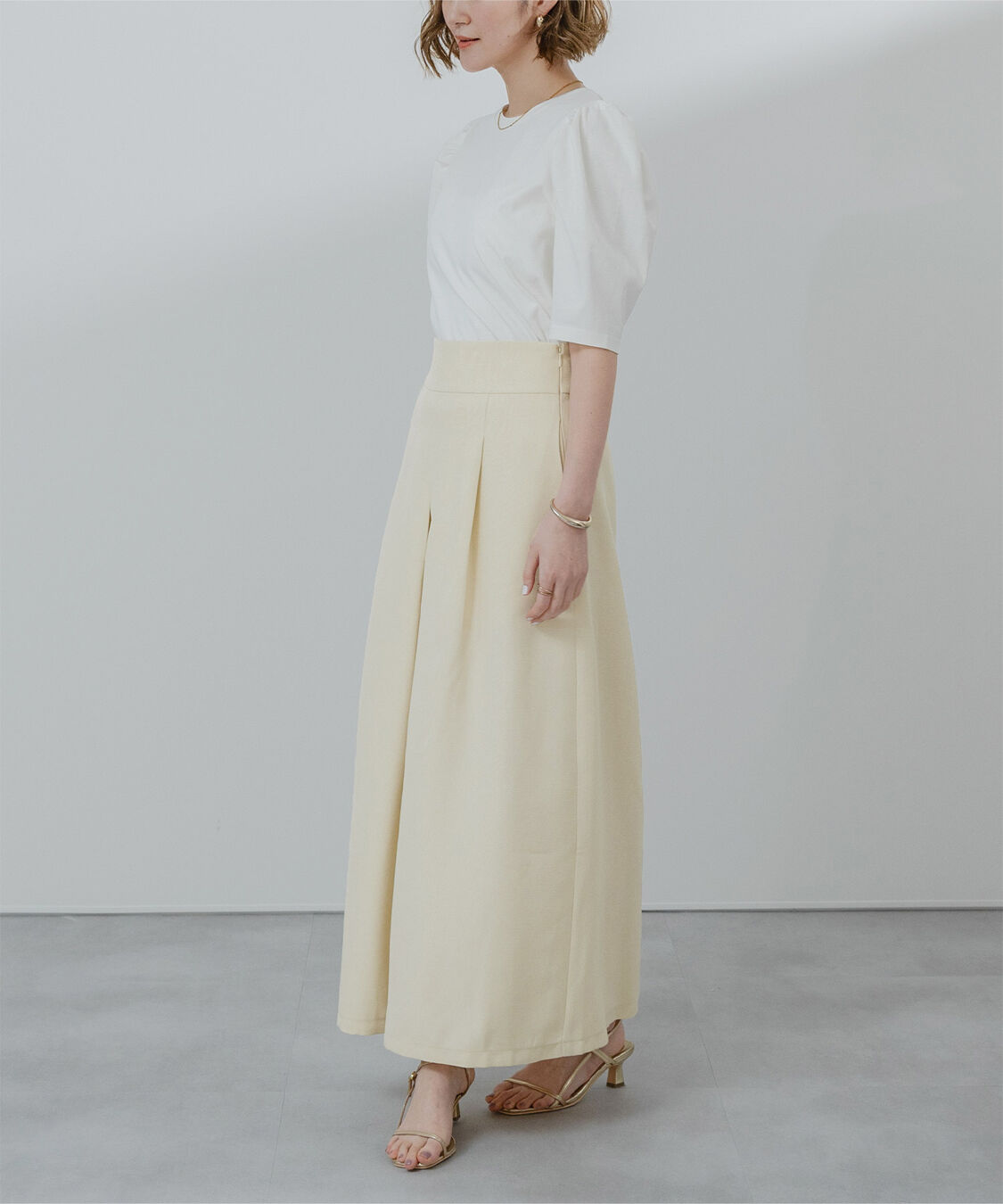 ur's「ﾘﾈﾝﾗｲｸﾌﾛﾝﾄﾀｯｸﾊｲｳｴｽﾄｽｶｰﾄ」|スカート|