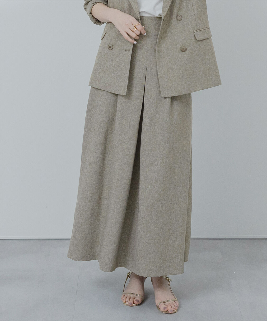 ur's「ﾘﾈﾝﾗｲｸﾌﾛﾝﾄﾀｯｸﾊｲｳｴｽﾄｽｶｰﾄ」|スカート|