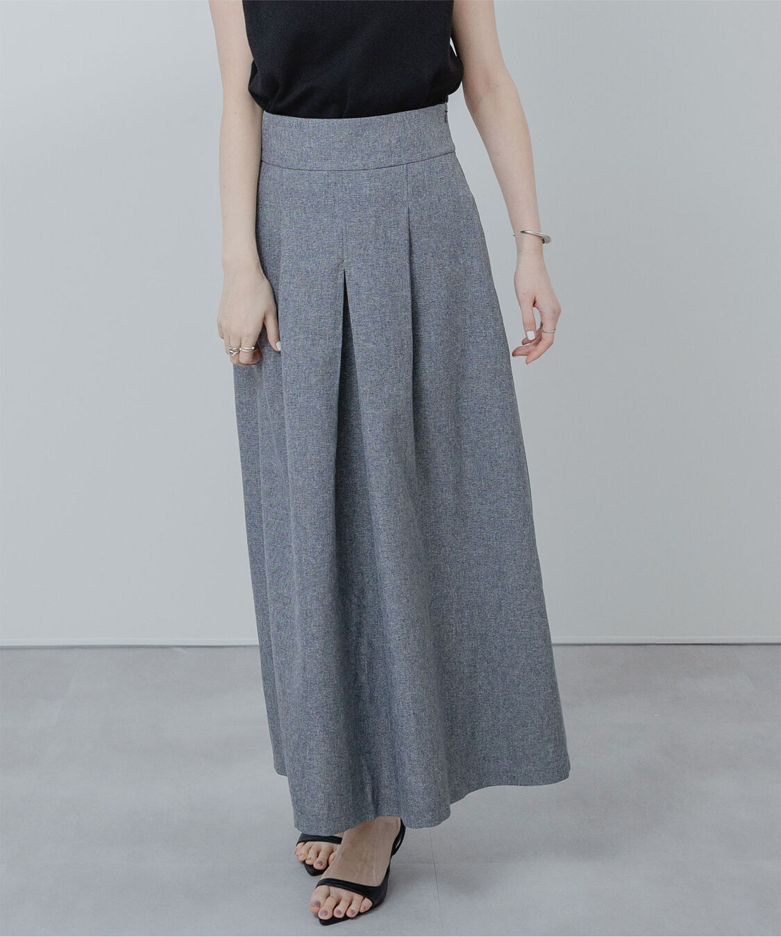 ur's「ﾘﾈﾝﾗｲｸﾌﾛﾝﾄﾀｯｸﾊｲｳｴｽﾄｽｶｰﾄ」|スカート|杢ネイビー