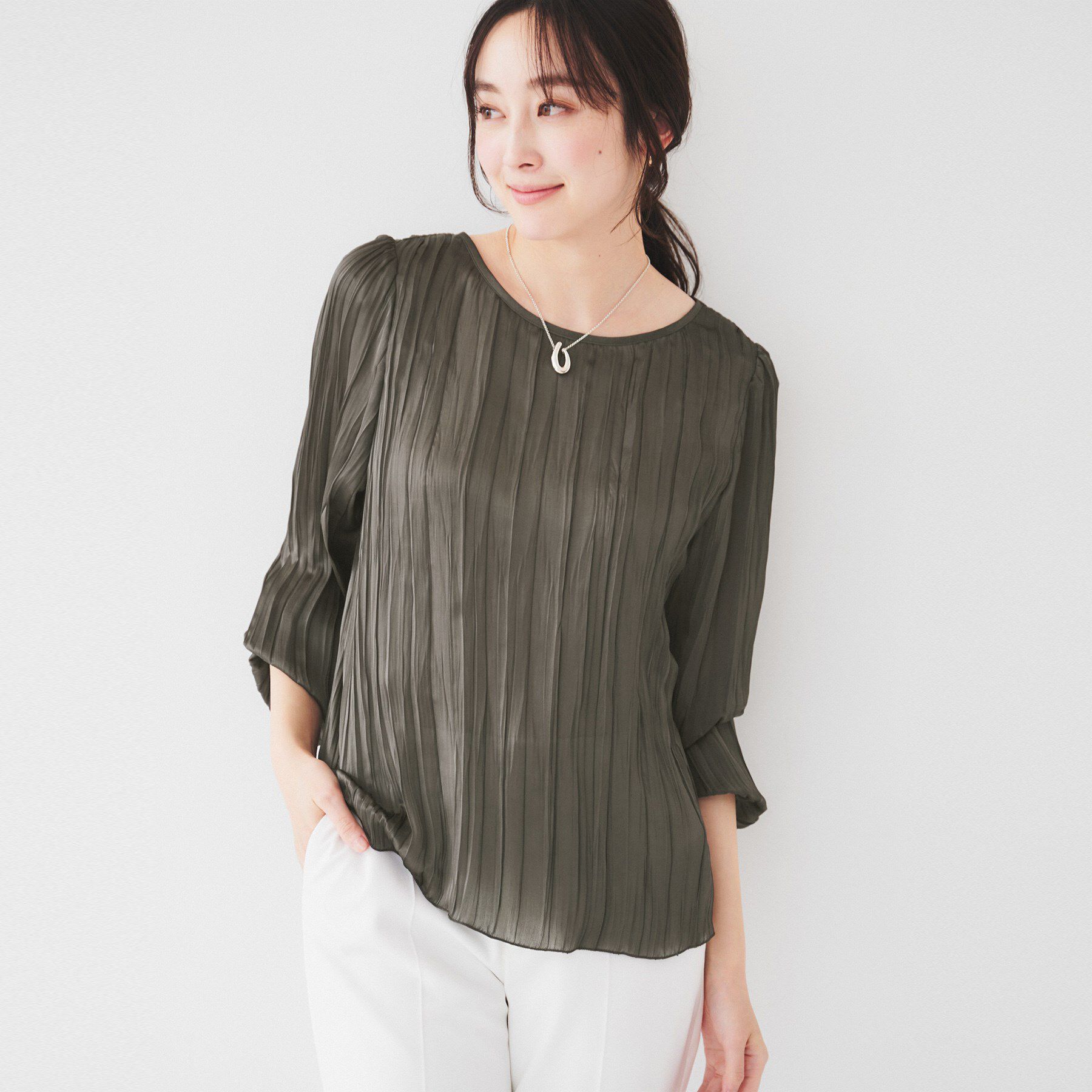 UNTITLED「【きれいめ/エレガント】サテンオーガンジー インナーブラウス」|シャツ・ブラウス|