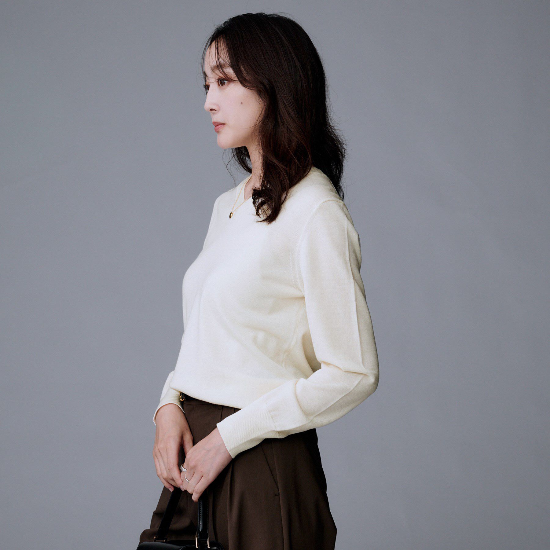 UNTITLED「【洗える/ウール100%】Vネックウールニット」|ニット・セーター|