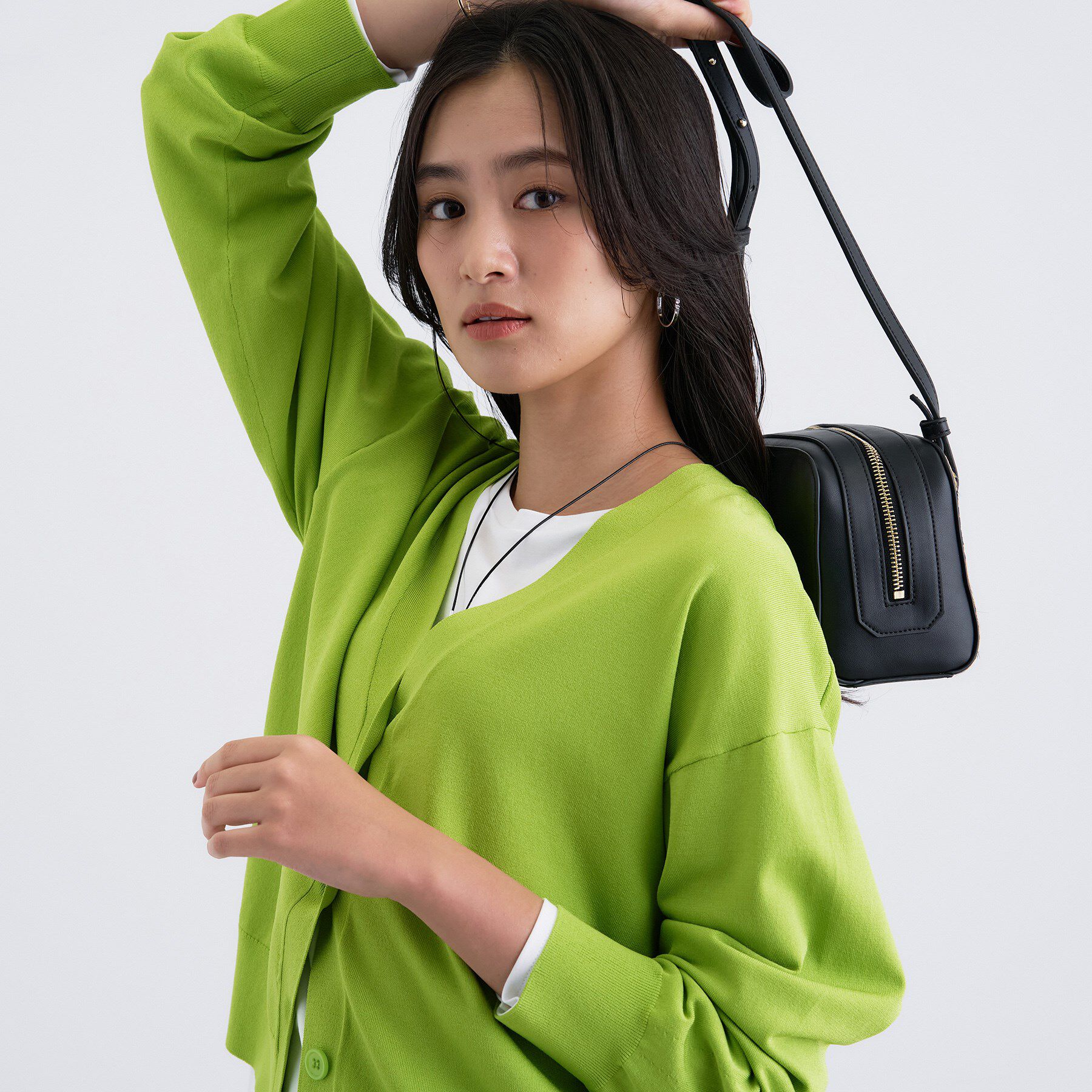 INDIVI「Vネック ストレッチカーディガン」|カーディガン|グリーン(025)