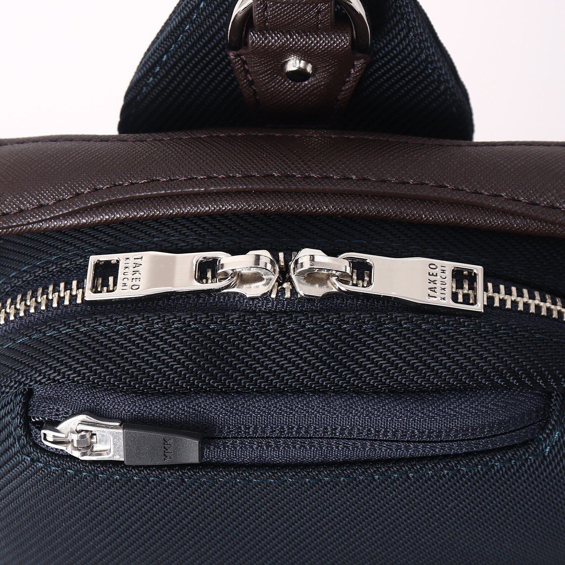 TAKEO KIKUCHI「薄マチ スマート 大人　ワンショルダーバッグ」|ショルダー・メッセンジャー|