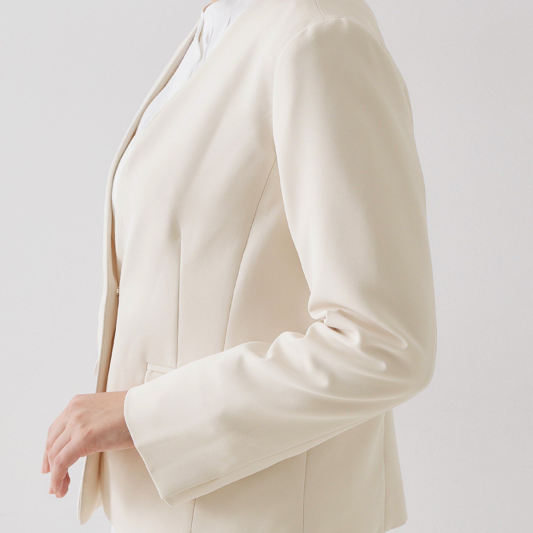 OPAQUE.CLIP「≪通勤・セレモニー/セットアップ対応≫ パイピングVネックジャケット【洗濯機OK】」|ノーカラージャケット|