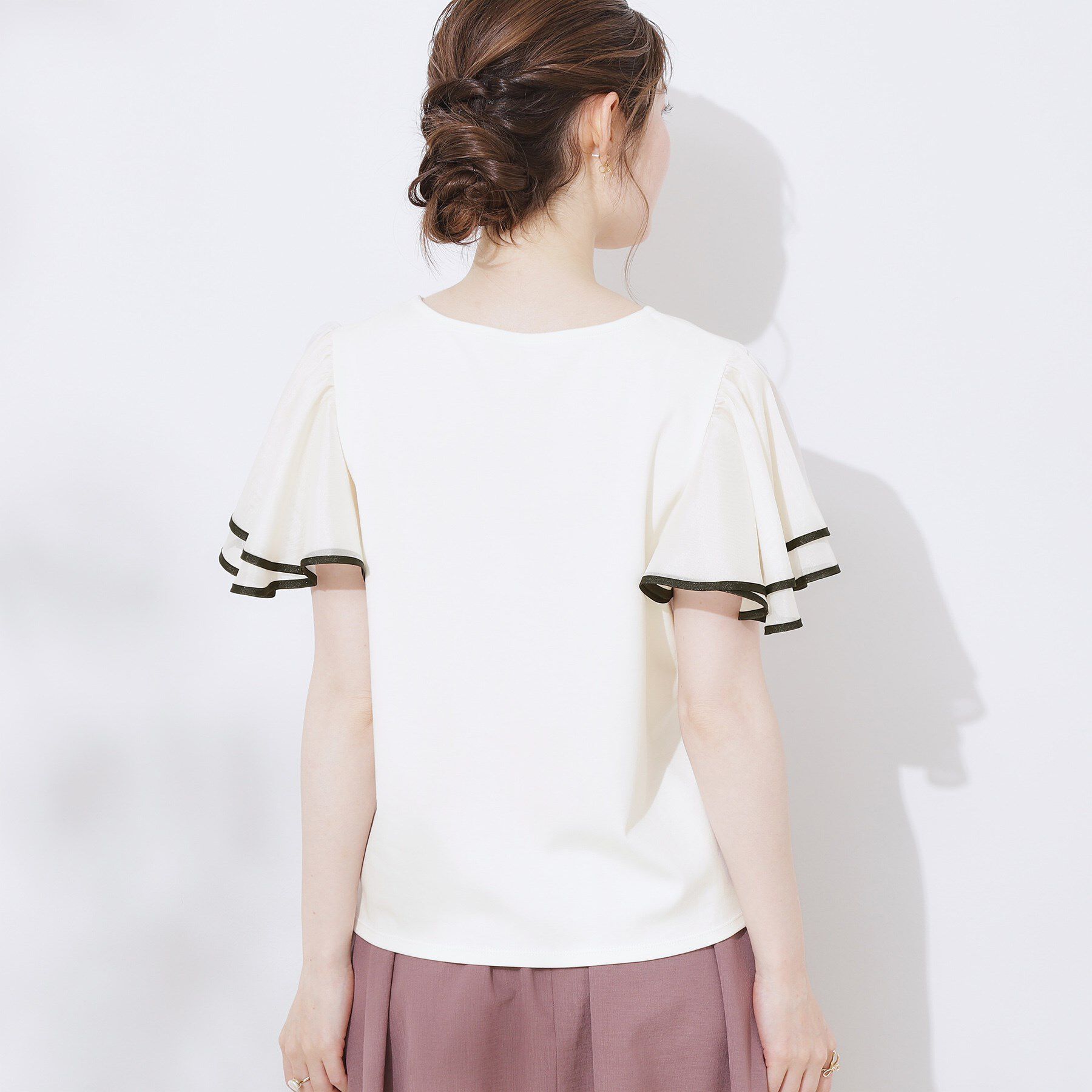 Couture broach「【マシンウォッシャブル・UVケア・接触冷感・二の腕カバー】配色フレアドッキングカットソー」|Tシャツ・カットソー|