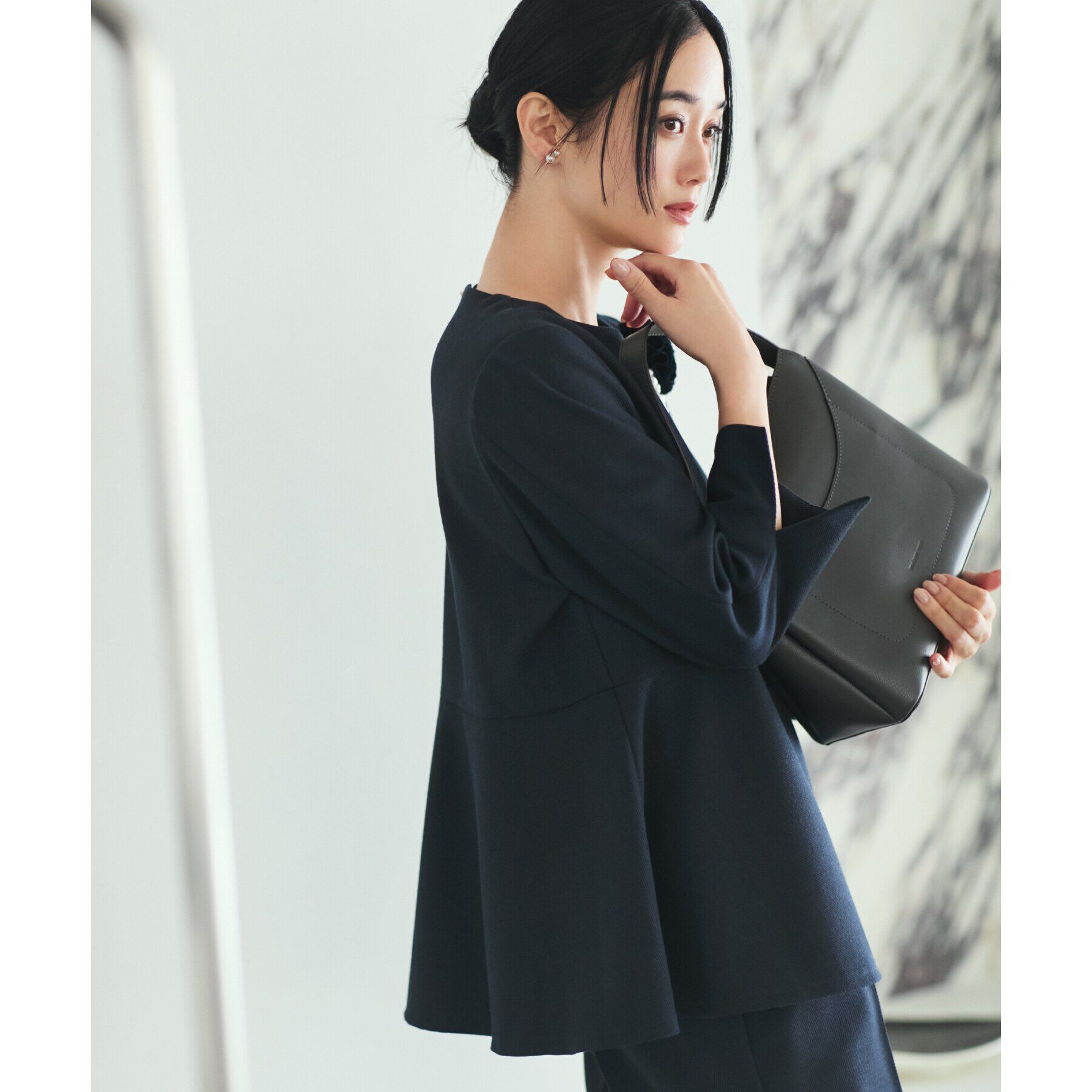 THE SHOP TK「【ONOFF活躍/セレモニー/通勤】杢調カルゼペプラムブラウス/洗える」|シャツ・ブラウス|