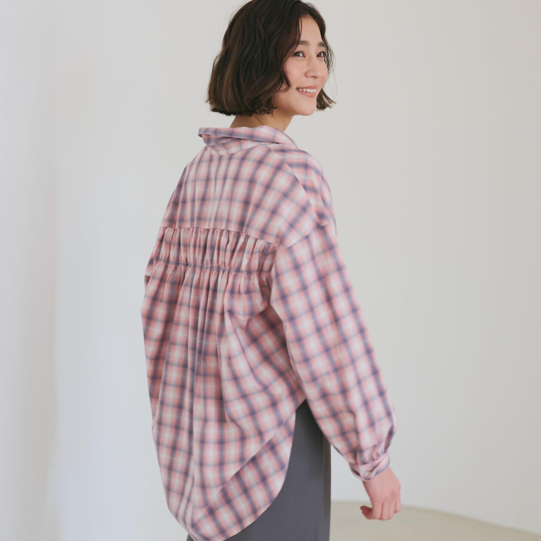 THE SHOP TK「【後ろ姿もサマになる】バックシャーリングシャツ」|シャツ・ブラウス|