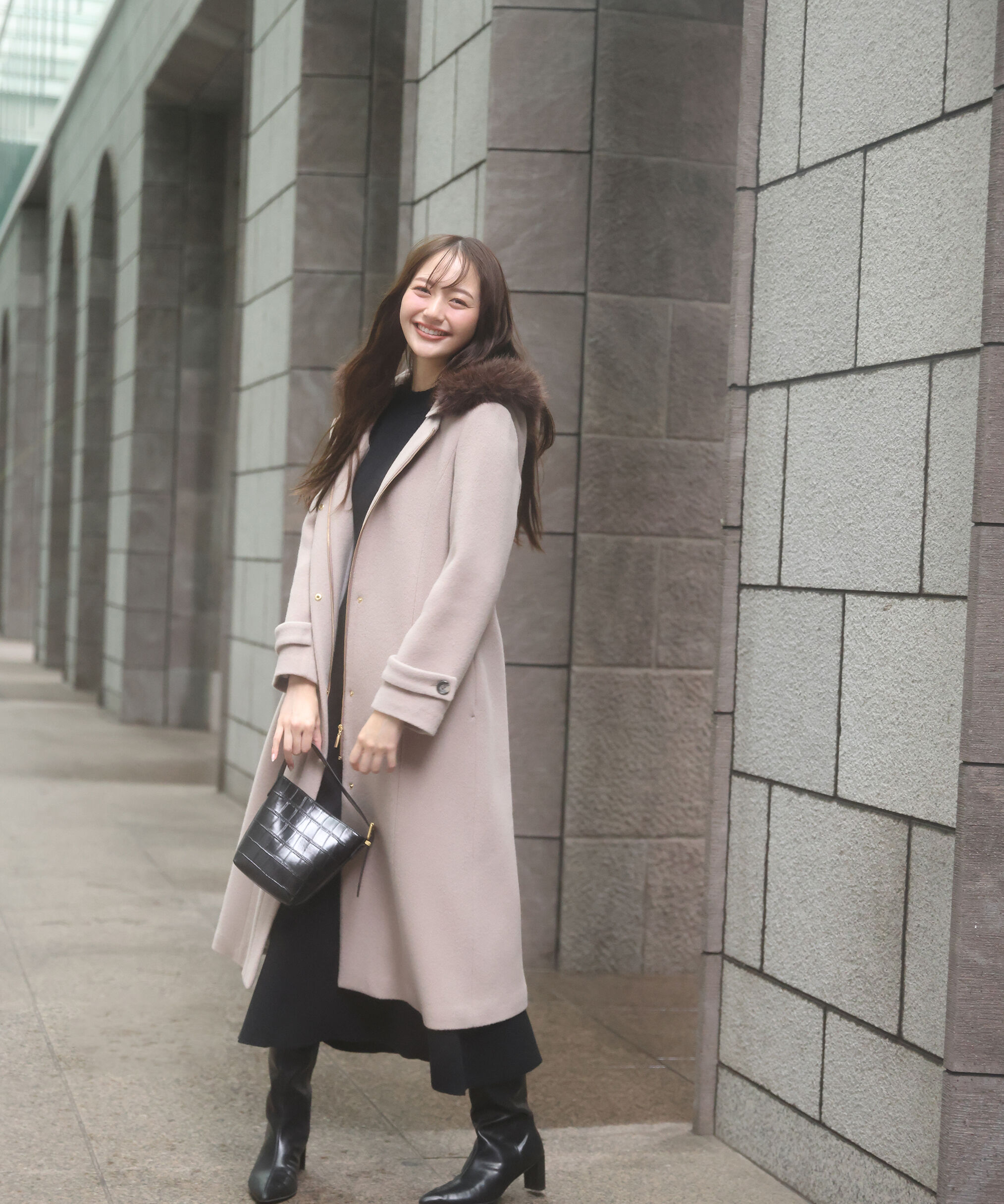 PROPORTION BODY DRESSING「モッサフードフェイクファーロングコート 25AW」|その他|ベージュ