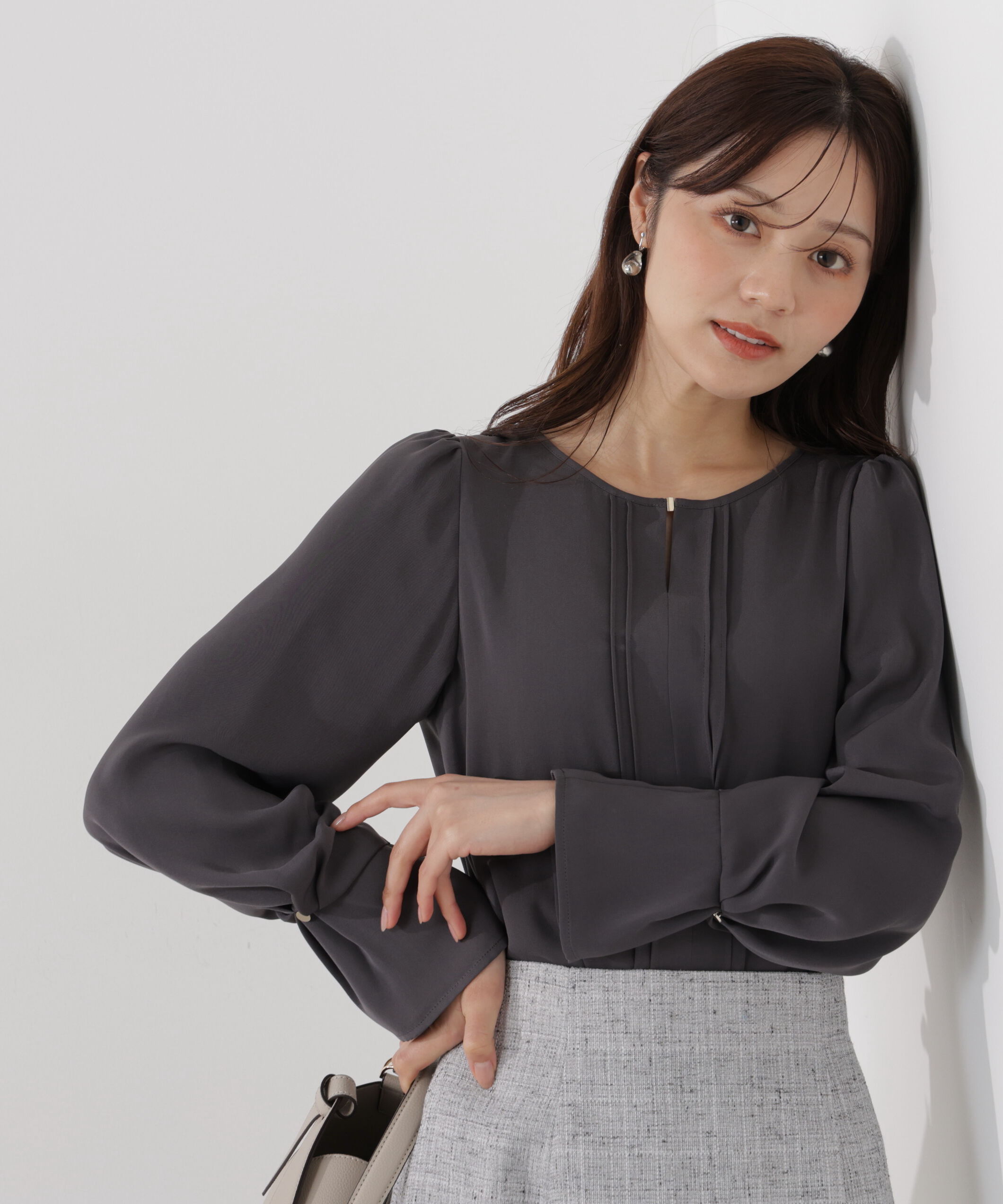 PROPORTION BODY DRESSING「＜ウォッシャブル＞ピンタックブラウス」|シャツ・ブラウス|チャコール2