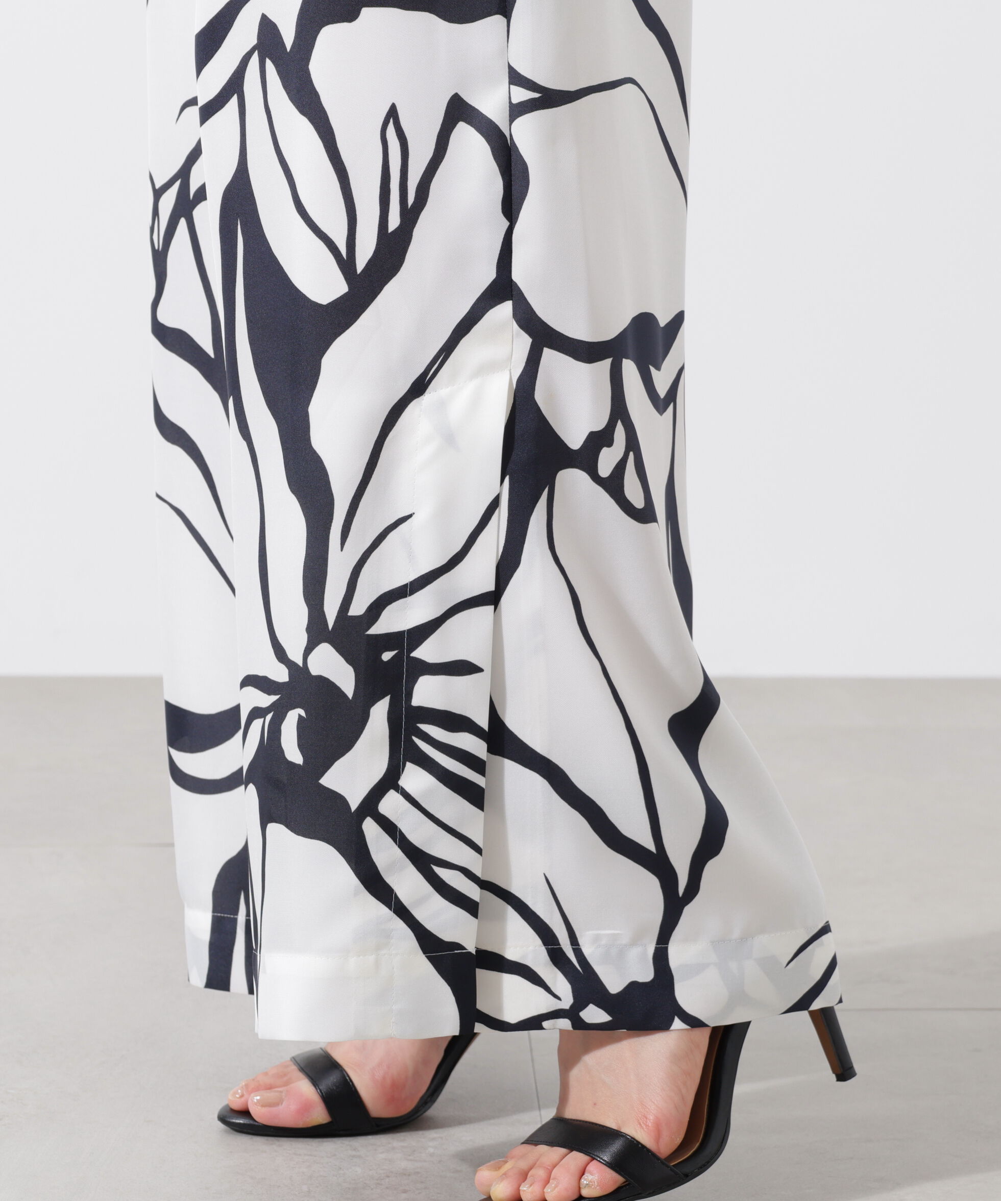  「アートフラワープリントパンツ」|その他|