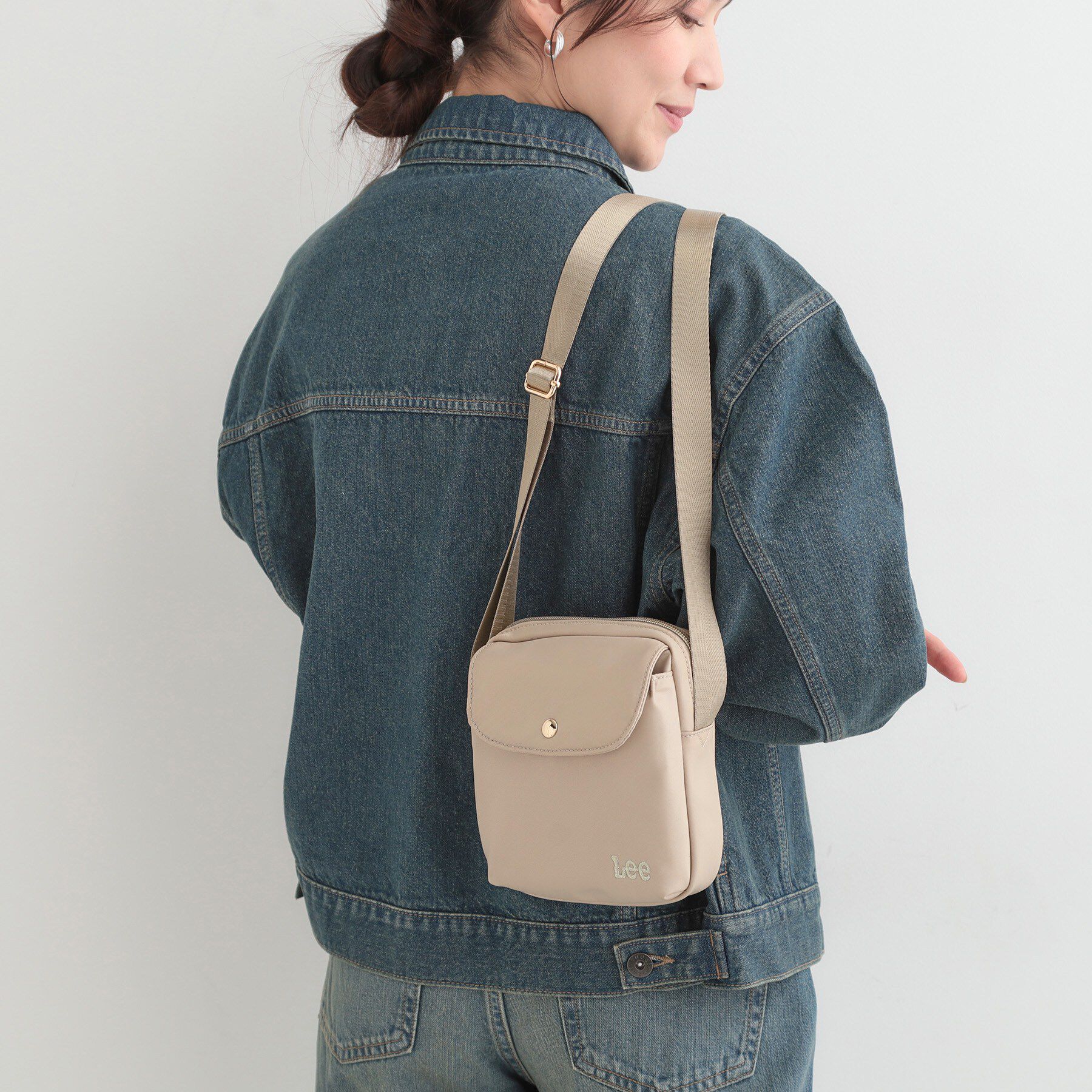 SHOO･LA･RUE「【Lee別注／撥水】ミニショルダー」|ショルダー・メッセンジャー|ゴールド(807)