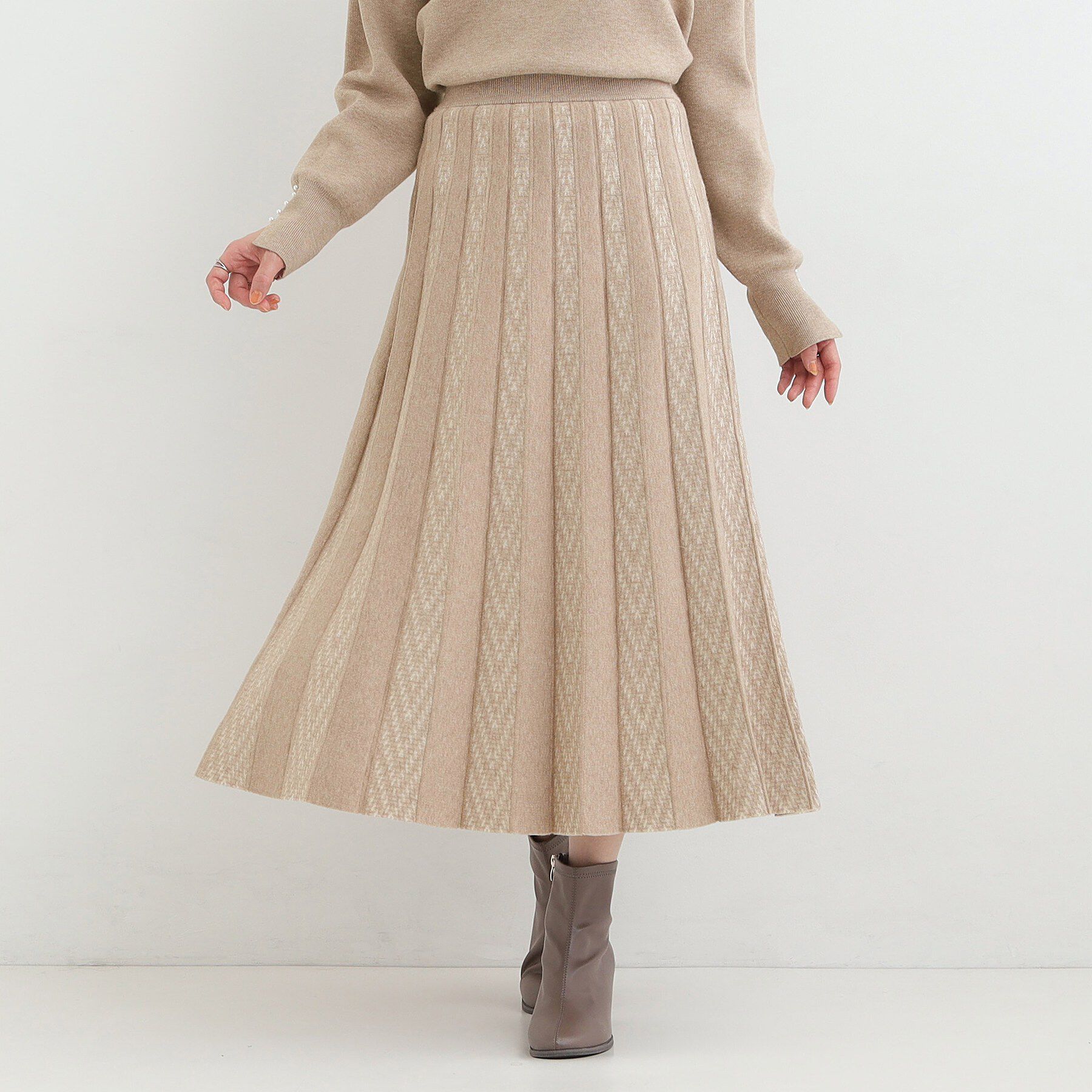 SHOO･LA･RUE「【洗濯機可/セットアップ可／S-LL】新色追加 女性らしさ際立つ もちもちニットスカート」|スカート|ベージュ(352)