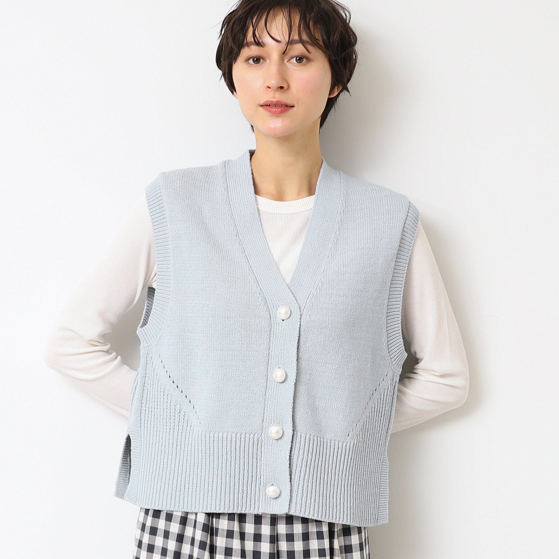 Dessin「【洗える】パール調ボタン付きニットジレ」|ベスト・ジレ|サックスブルー(09