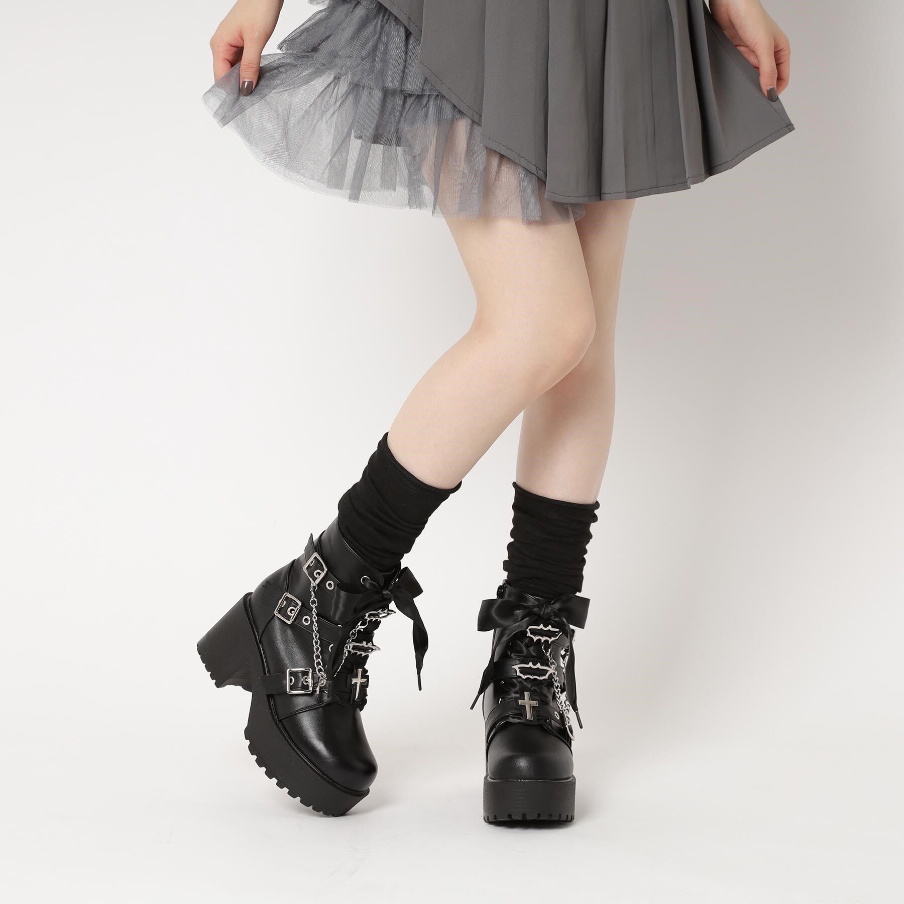 csT&P「厚底&times;コウモリ&times;十字架スニーカー」|ショートブーツ|