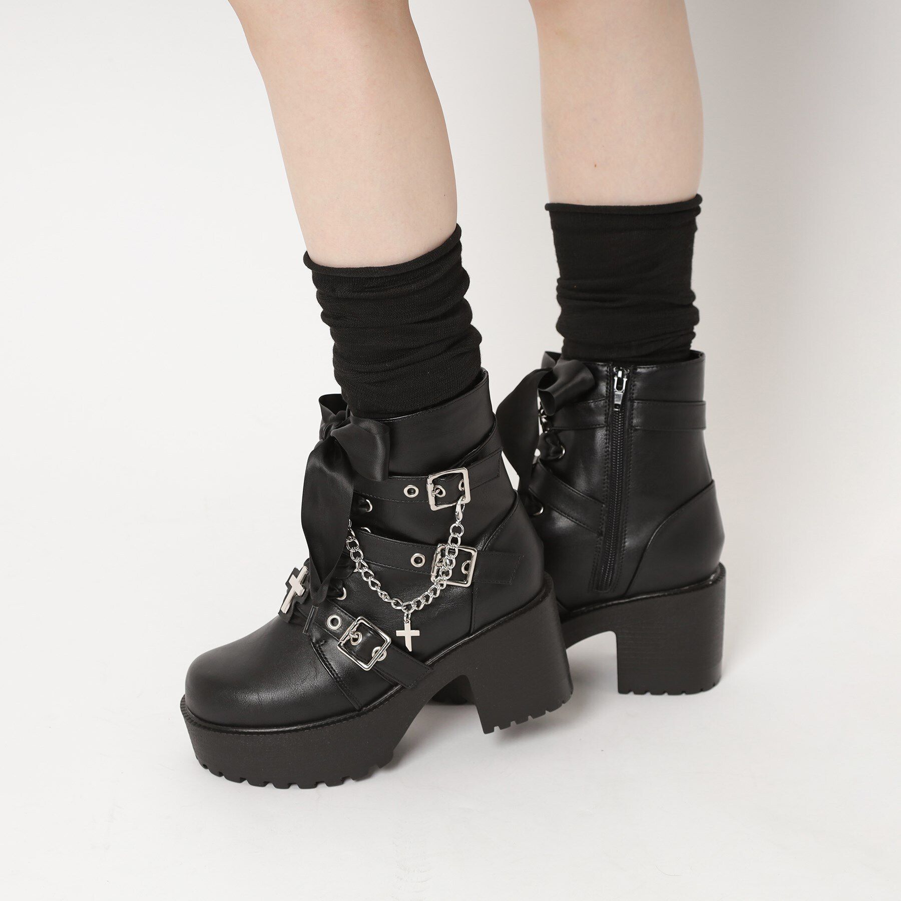 csT&P「厚底&times;コウモリ&times;十字架スニーカー」|ショートブーツ|