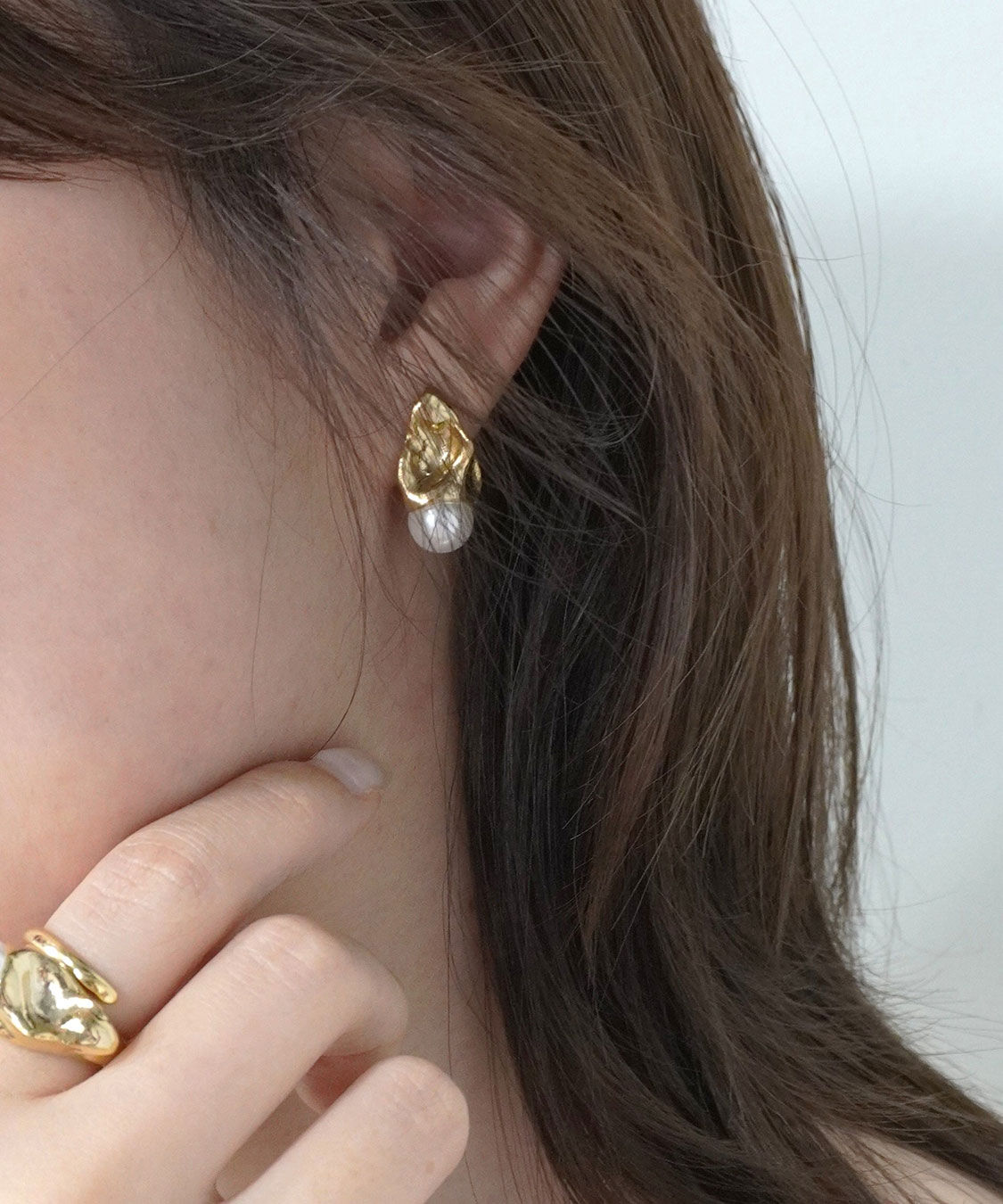 COCO DEAL「Oyster シェルパールドロップピアス」|ピアス|