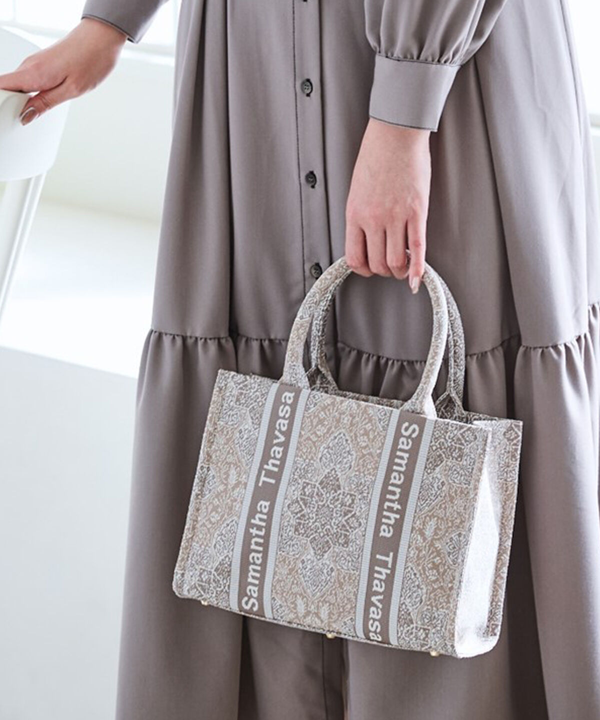 Samantha Thavasa「エキゾチックモチーフジャガードハンドバッグ」|ハンドバッグ|グレージュ