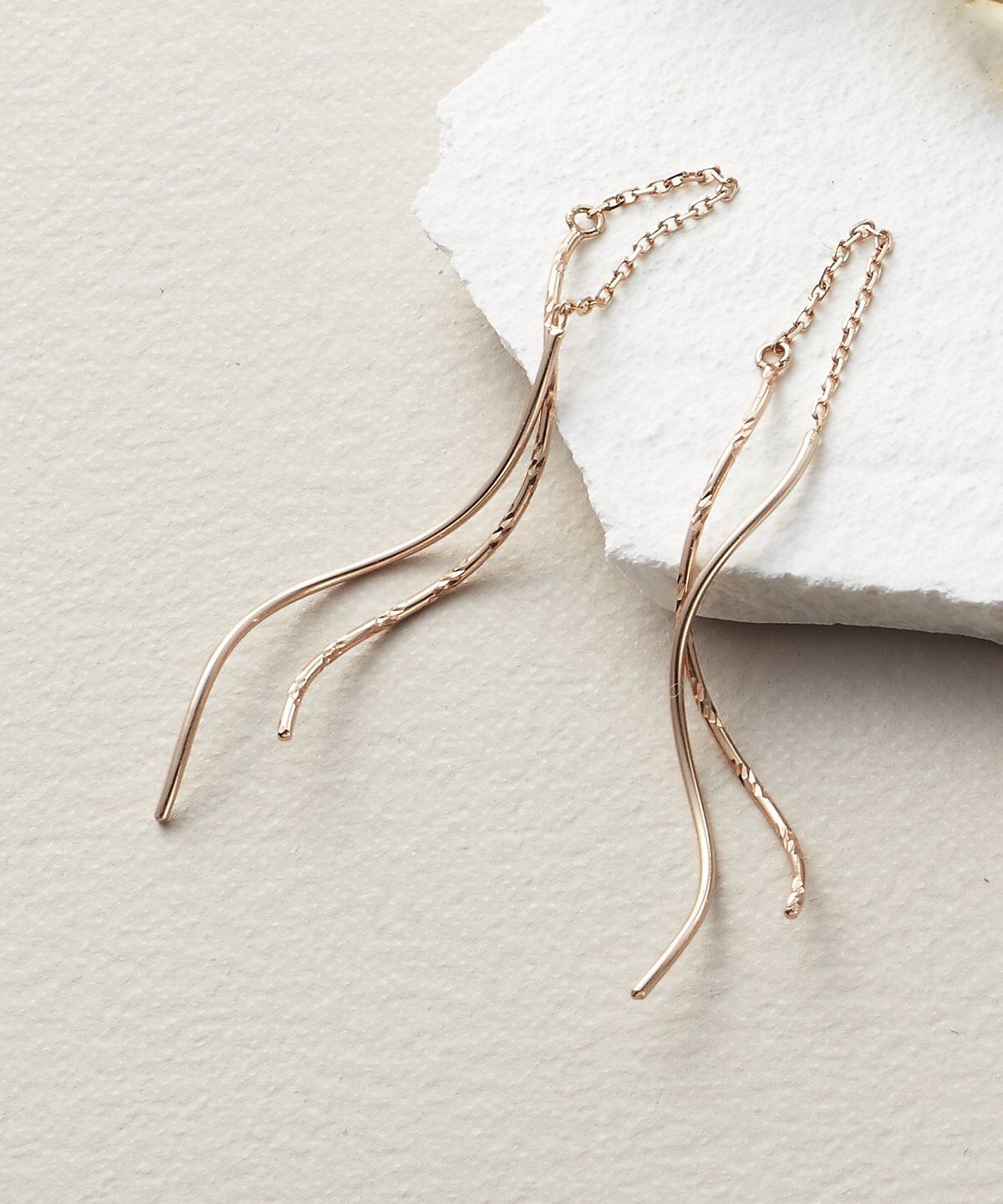 newme by Samantha Thavasa「K10 PG ウェーブピアス」|ピアス|