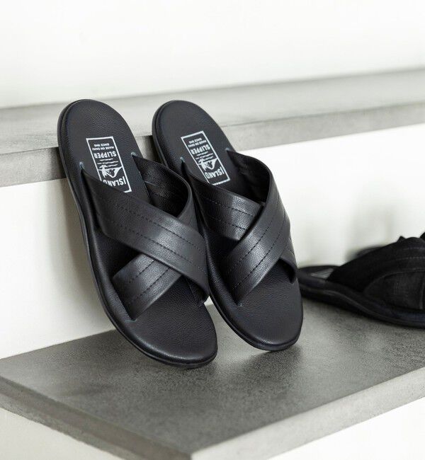 SHIPS「【SHIPS 別注】ISLANDSLIPPER: クロス レザー サンダル」|サンダル|ブラック