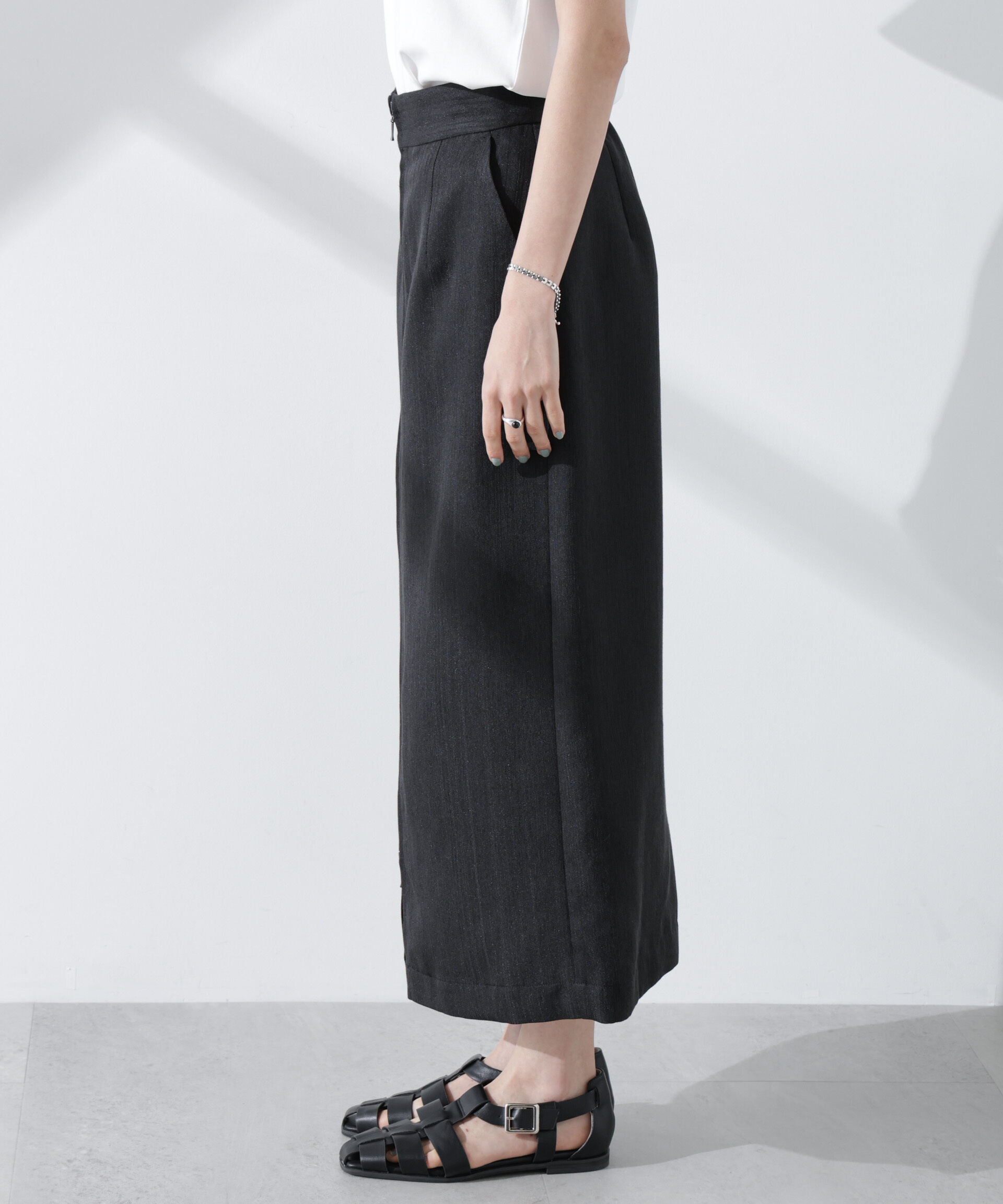 nano･universe「メタリックフロントZIPスリットタイトスカート」|スカート|