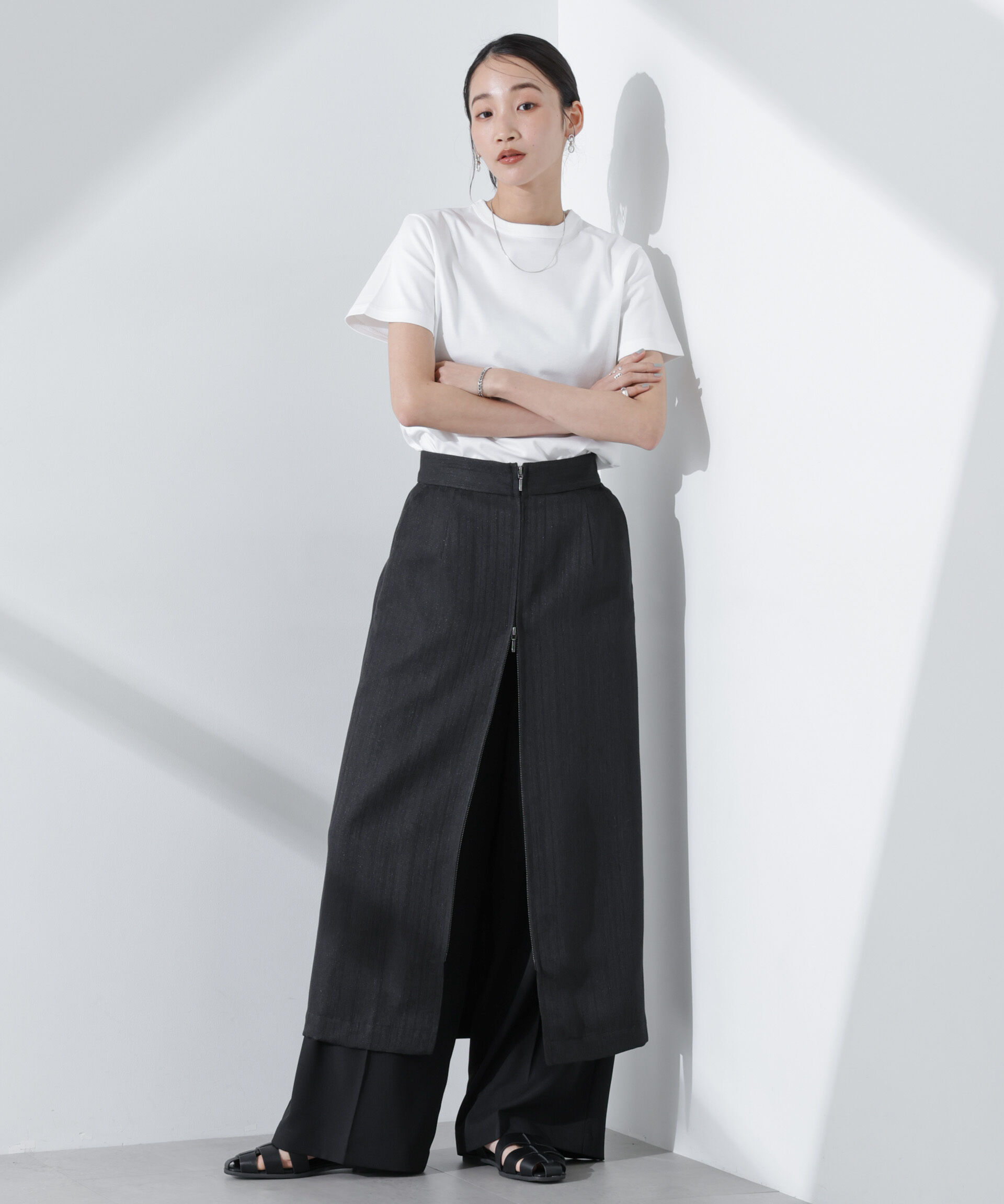 nano･universe「メタリックフロントZIPスリットタイトスカート」|スカート|