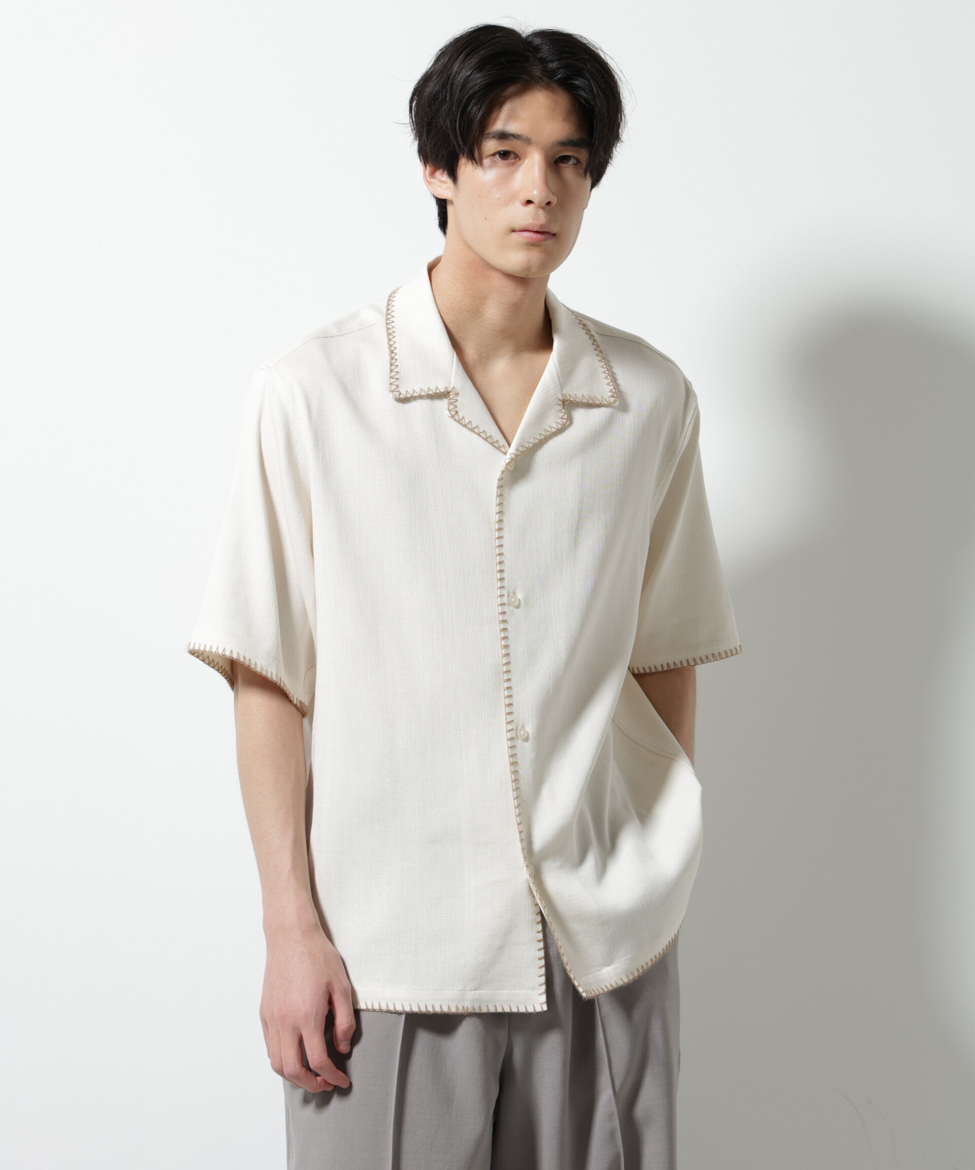 nano･universe「ハンドステッチリラックスシャツ 半袖」|シャツ・ブラウス|オフホワイト1