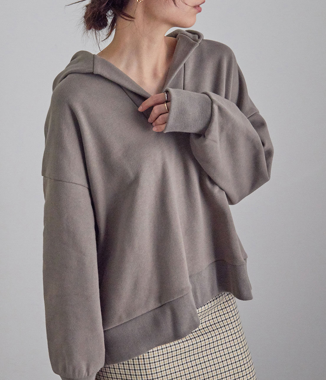 SALON adam et rope'「スキッパー裏毛フードパーカー」|パーカー|ブラウン(22)