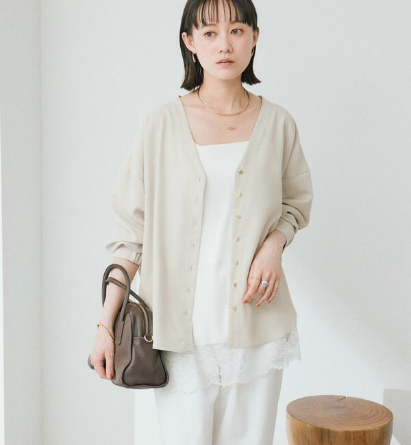  「【女性らしい抜け感】メタルボタンノーカラーブラウス」|シャツ・ブラウス|