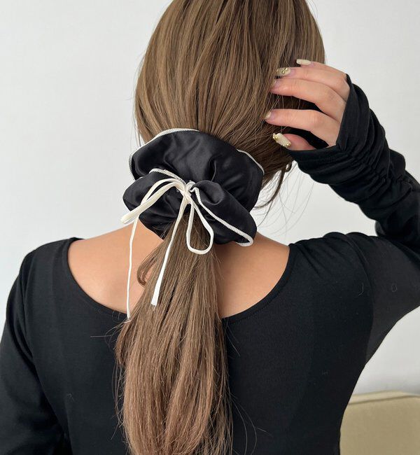  「〈GOLDY/ゴールディ〉バイカラーサテンシュシュ」|リング|ブラック