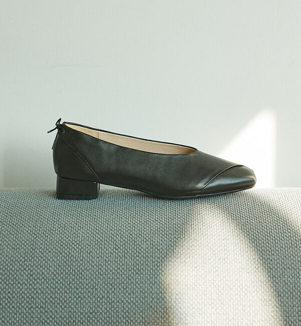 AU BANNISTER「ピープトゥリボンソフトシューズ」|パンプス|ブラック