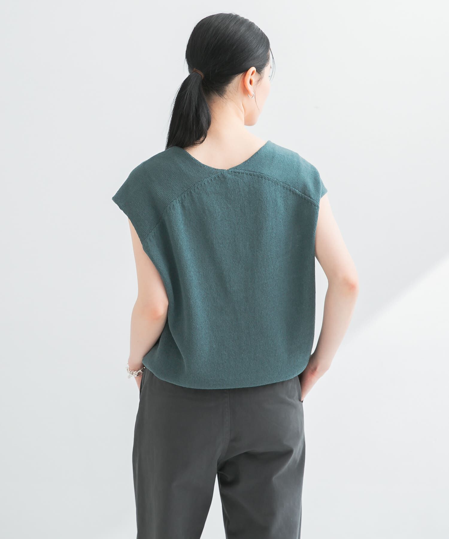 URBAN RESEARCH「リネンコットンVネックニットベスト」|ベスト・ジレ|