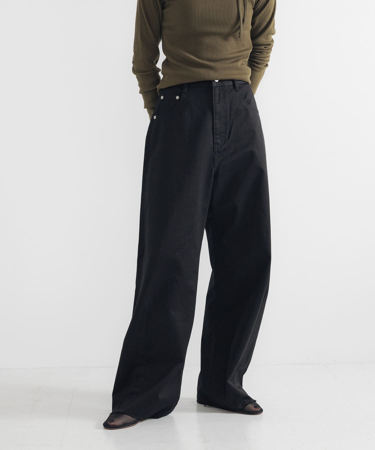 URBAN RESEARCH「コットンサテンカットオフカーブパンツ」|その他|