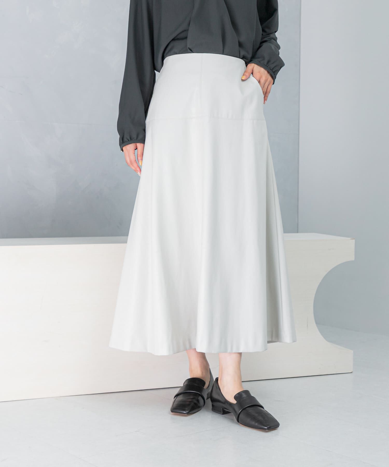 URBAN RESEARCH ROSSO「バックジップフレアスカート」|スカート|