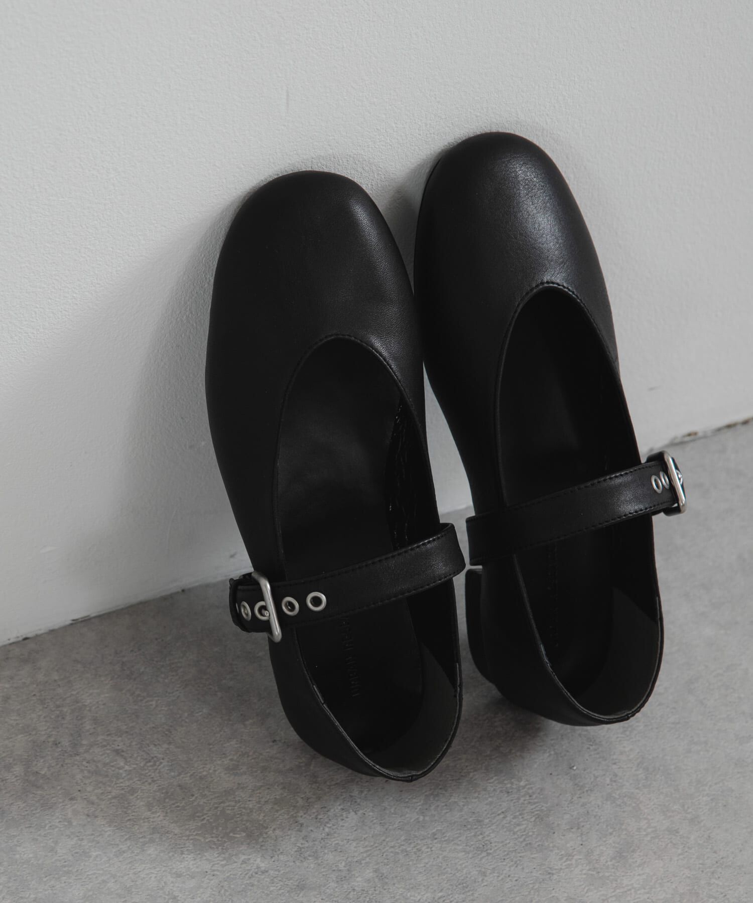 URBAN RESEARCH「レザーバレエシューズ」|バレエシューズ|