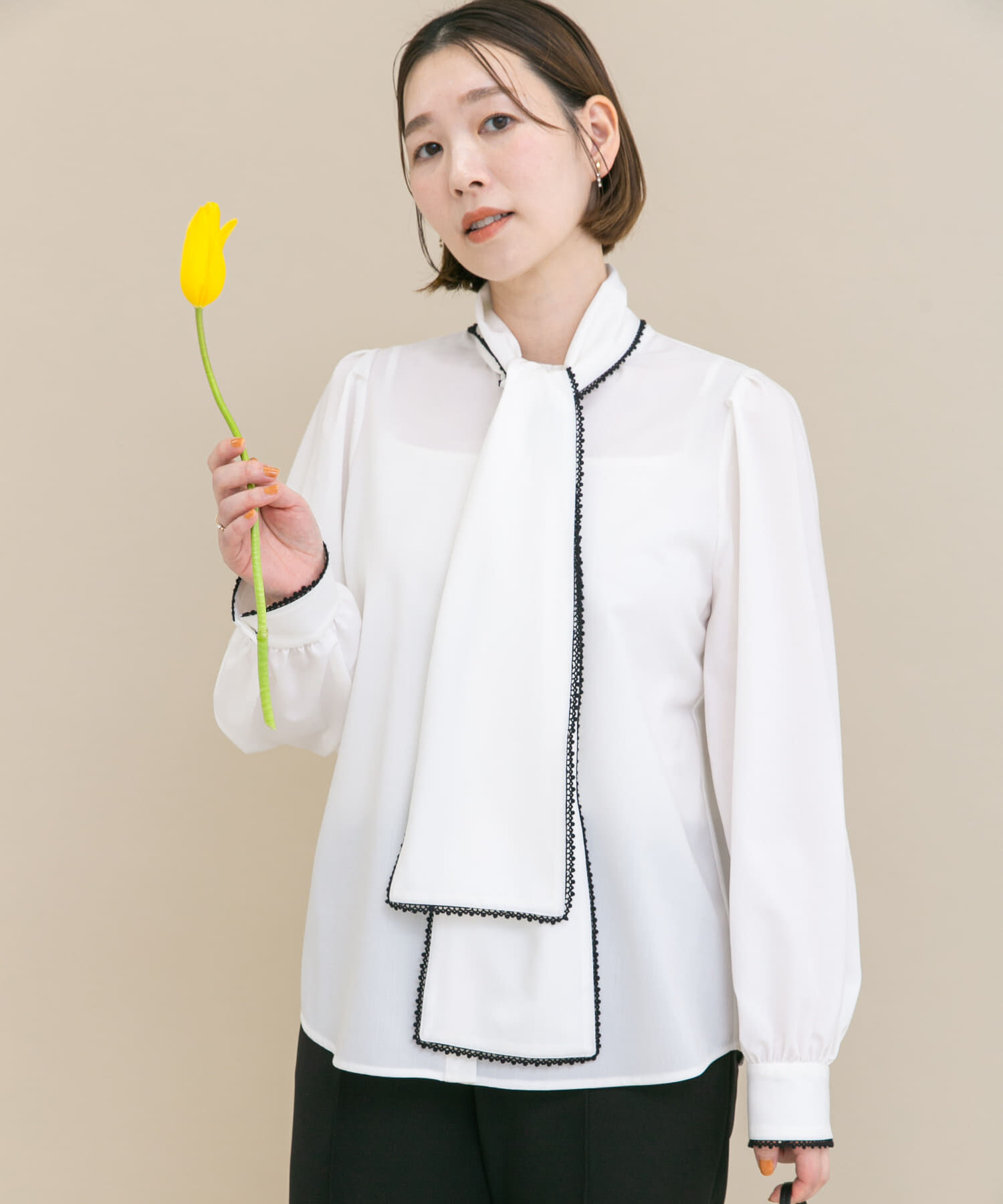 URBAN RESEARCH ROSSO「『WEB/一部店舗限定』トリミングボウタイブラウス」|シャツ・ブラウス|