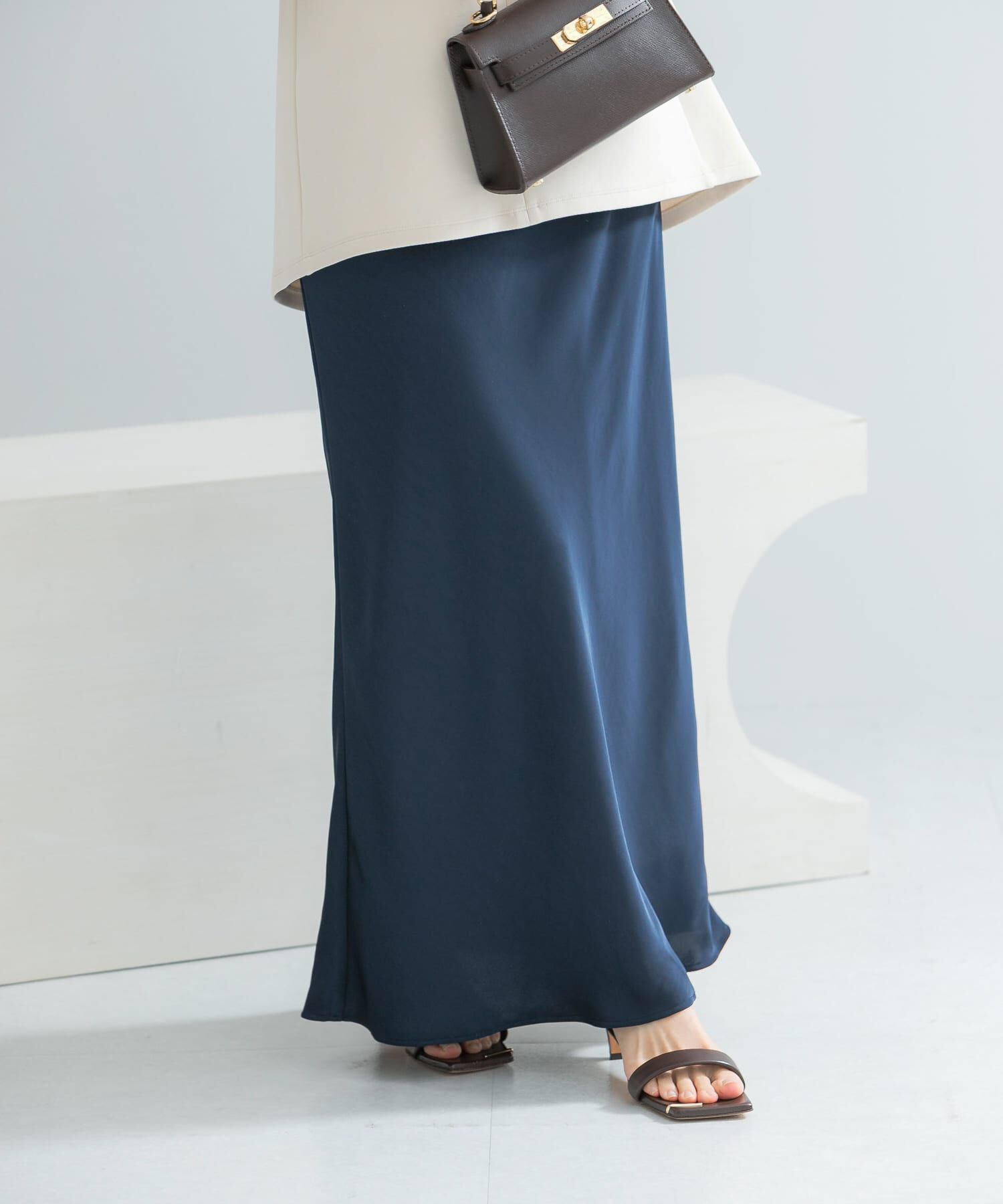 URBAN RESEARCH ROSSO「ヴィンテージシルキーサテンイージースカート」|スカート|ネイビー