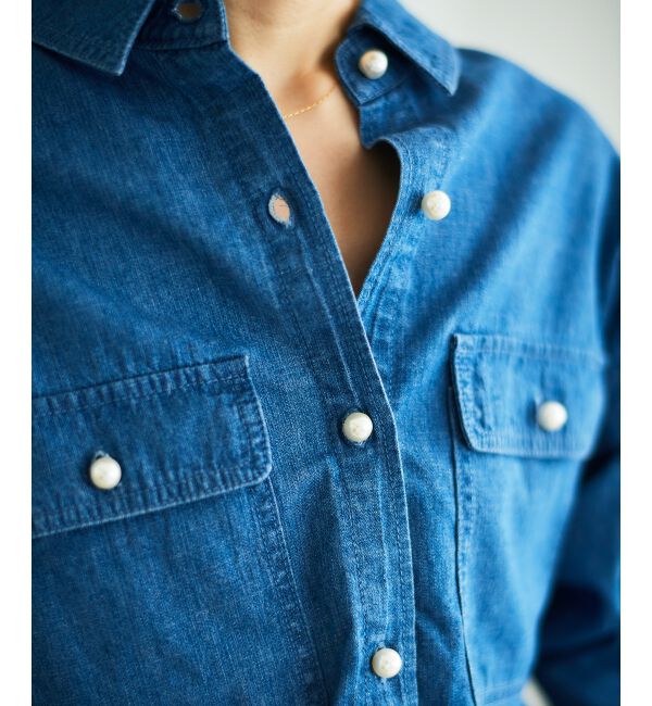  「《軽いシャツ素材》パールボタンデニムシャツ」|シャツ・ブラウス|