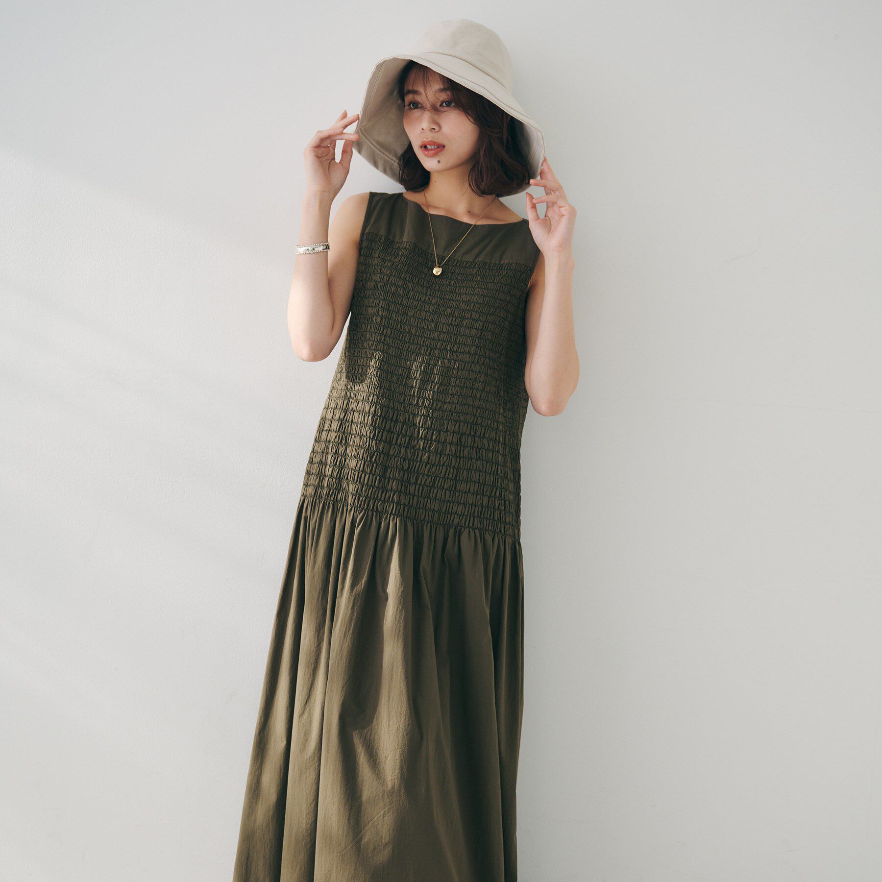 UNTITLED「【コットン100/夏ワンピ/ナロー】シャーリングワンピース」|ワンピース|