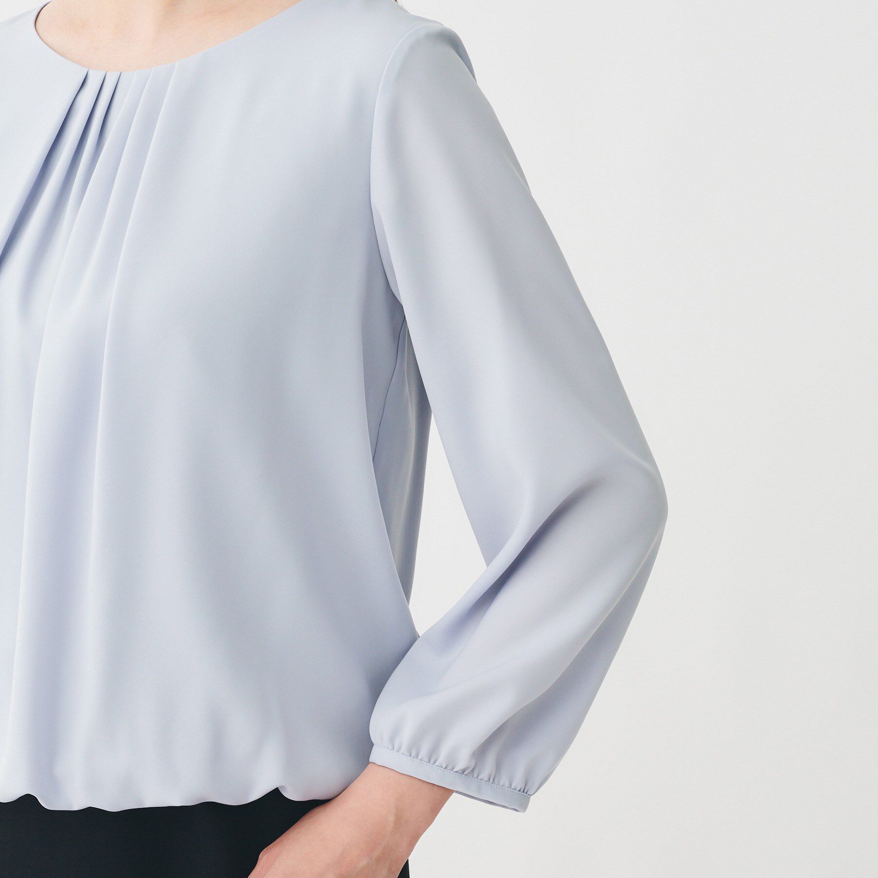 UNTITLED「【透けにくい/ウエストイン見え】パウダリーブラウス」|シャツ・ブラウス|