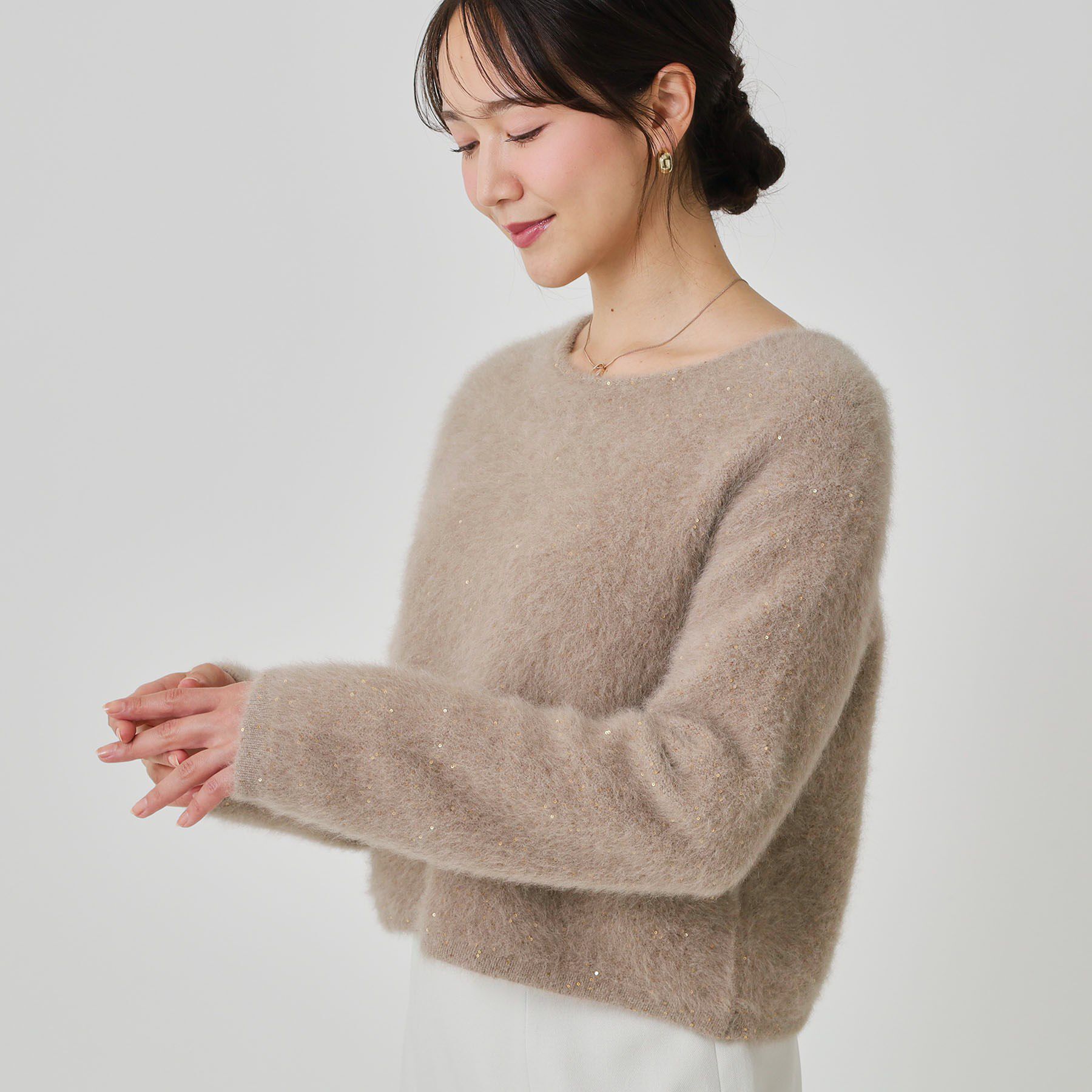 COUP DE CHANCE「【フォックス混／軽い着心地】ショート丈ニットトップス」|ニット・セーター|グレージュ(050)