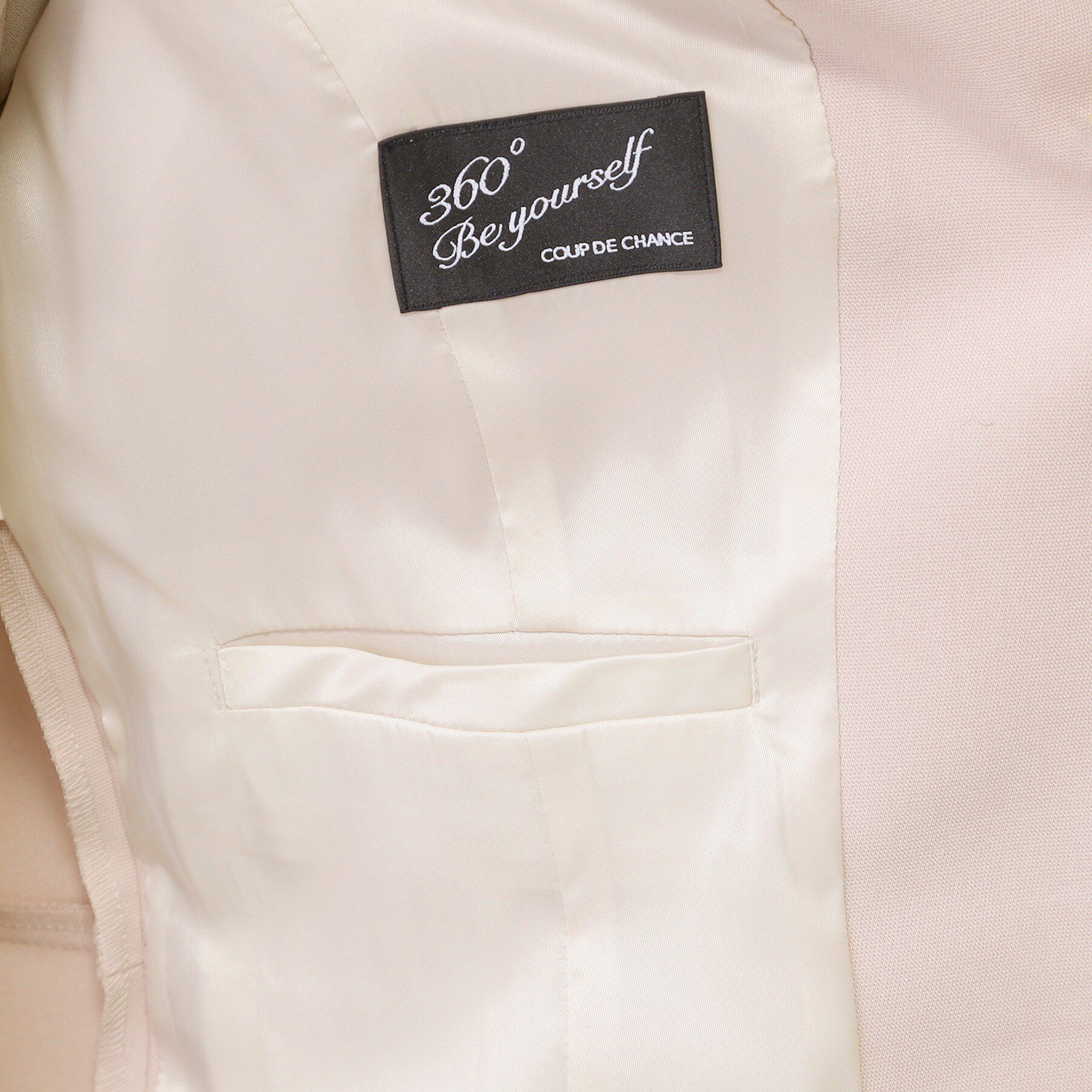 COUP DE CHANCE「【手洗い可／日本製／スーツ可】ペプラムデザイン　カラーレスジャケット」|ノーカラージャケット|