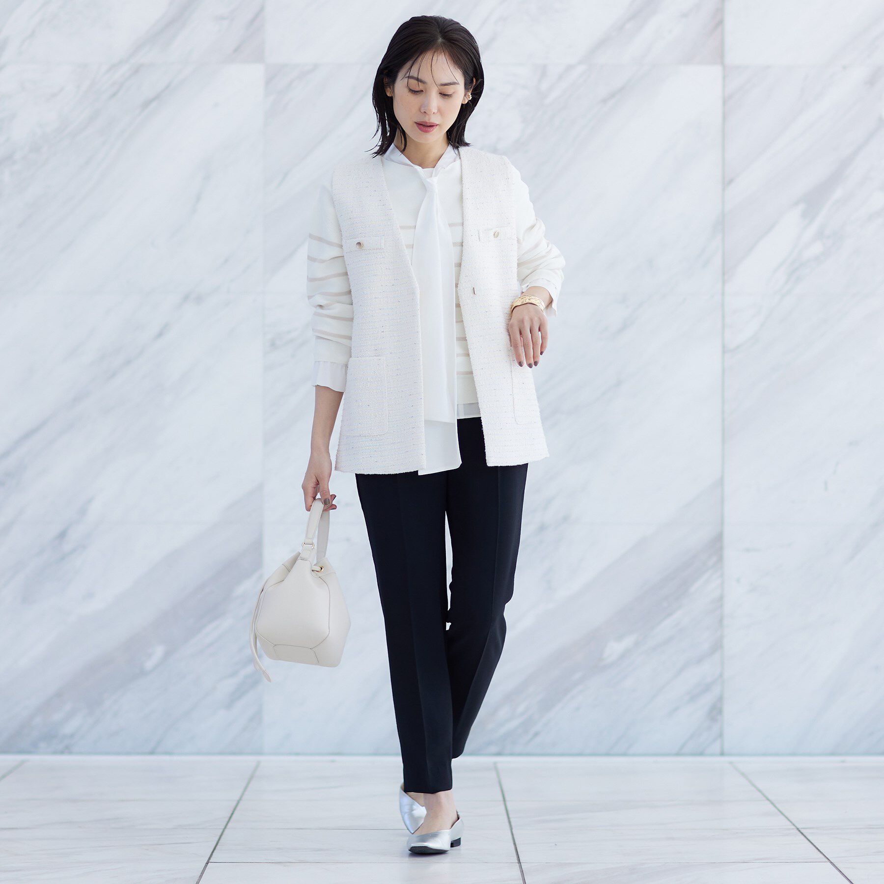 INDIVI「【洗える／無縫製／6色展開】袖フォルム ボートネックニット」|ニット・セーター|